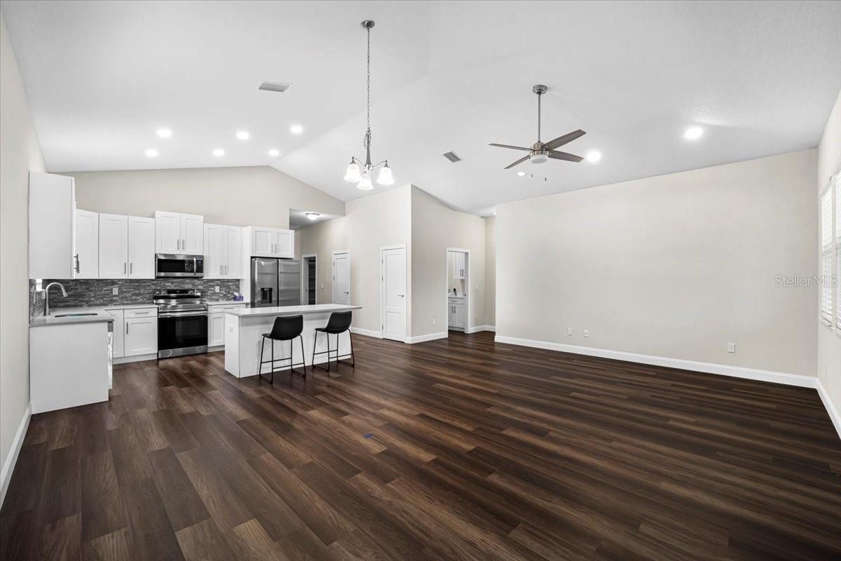 Image 3 of 21 For 11 Green Circle