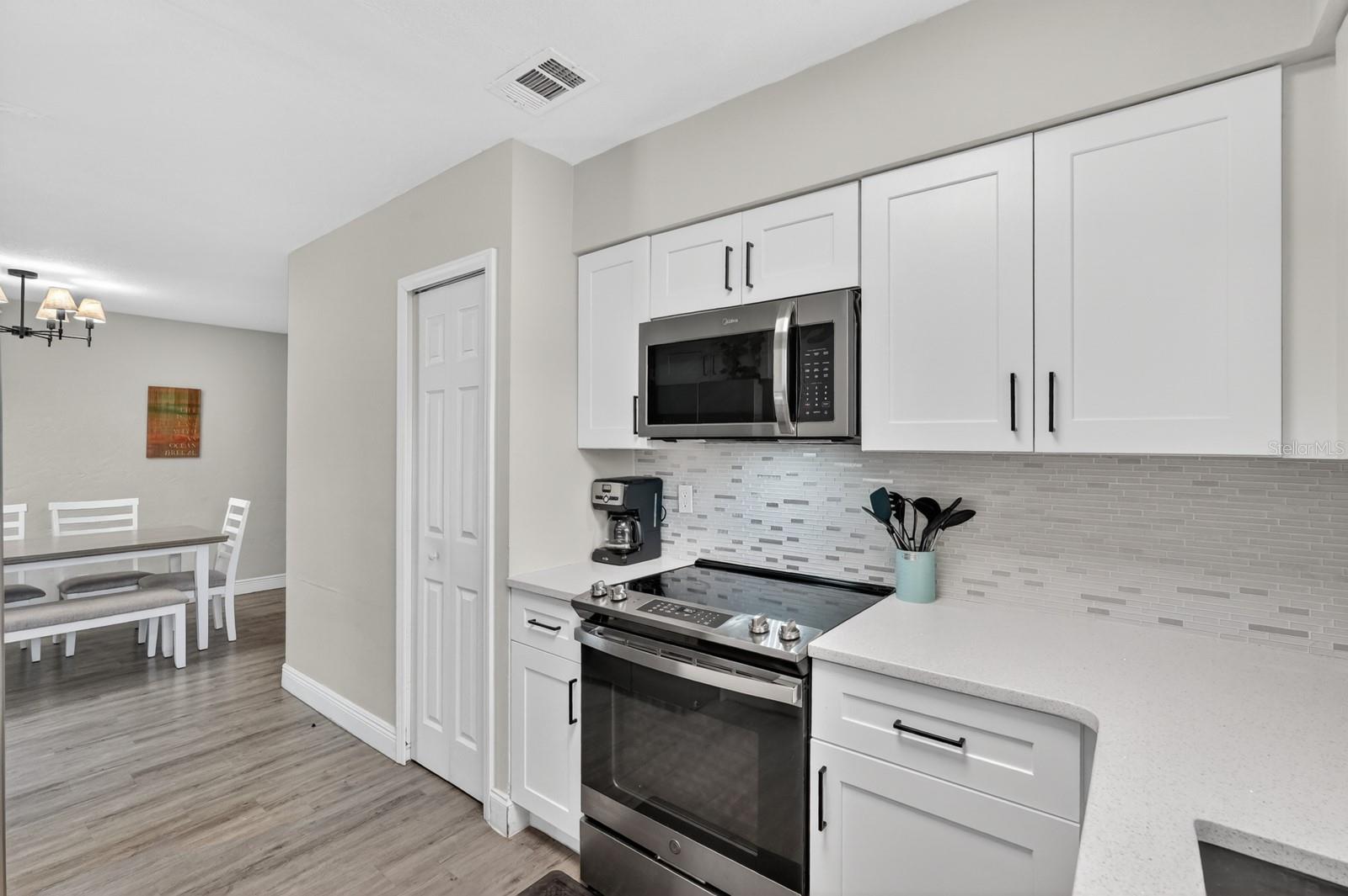 Image 10 of 39 For 1030 Alice Drive