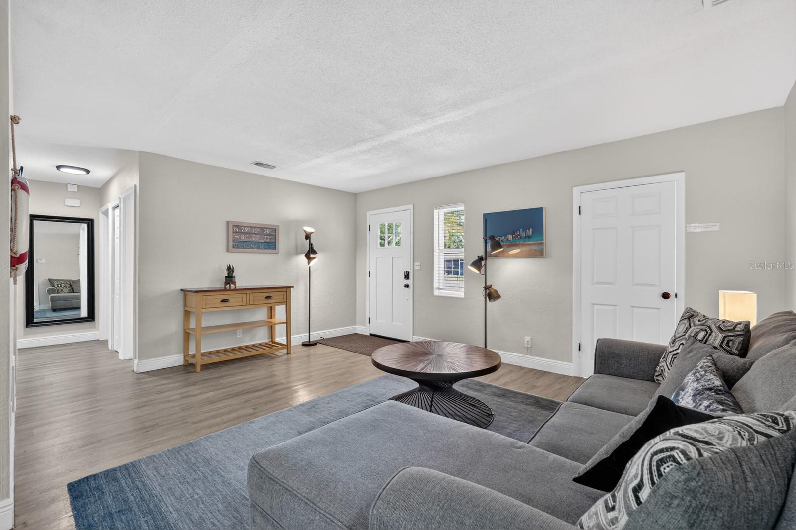 Image 5 of 39 For 1030 Alice Drive