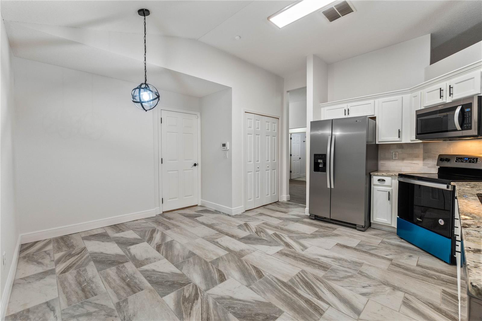 Image 13 of 37 For 137 Wellwood Lane