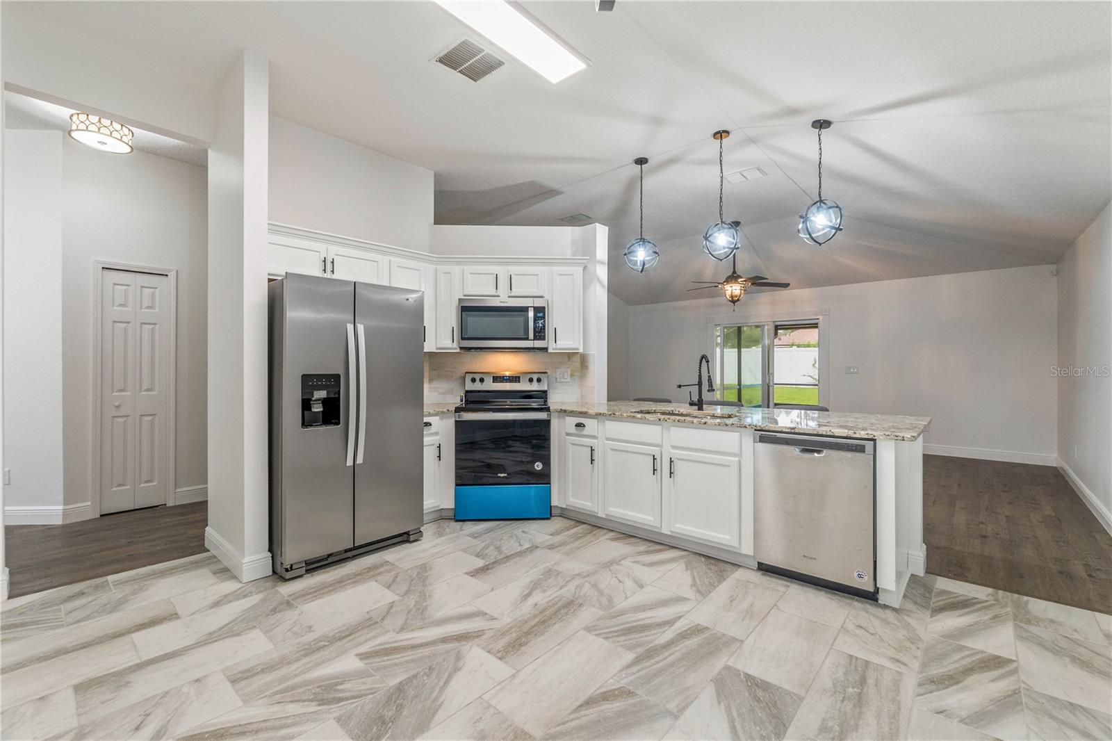 Image 14 of 37 For 137 Wellwood Lane