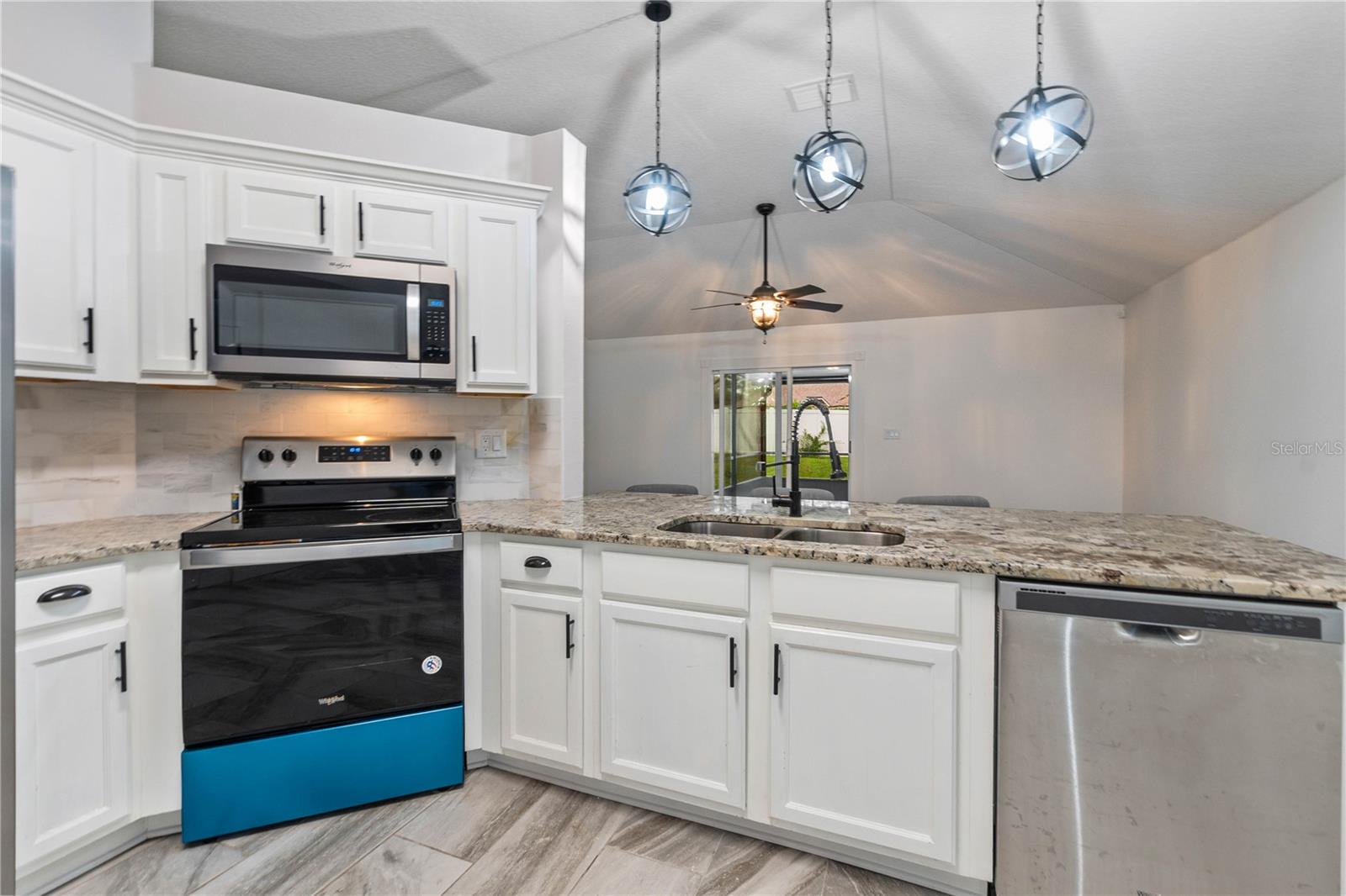 Image 16 of 37 For 137 Wellwood Lane