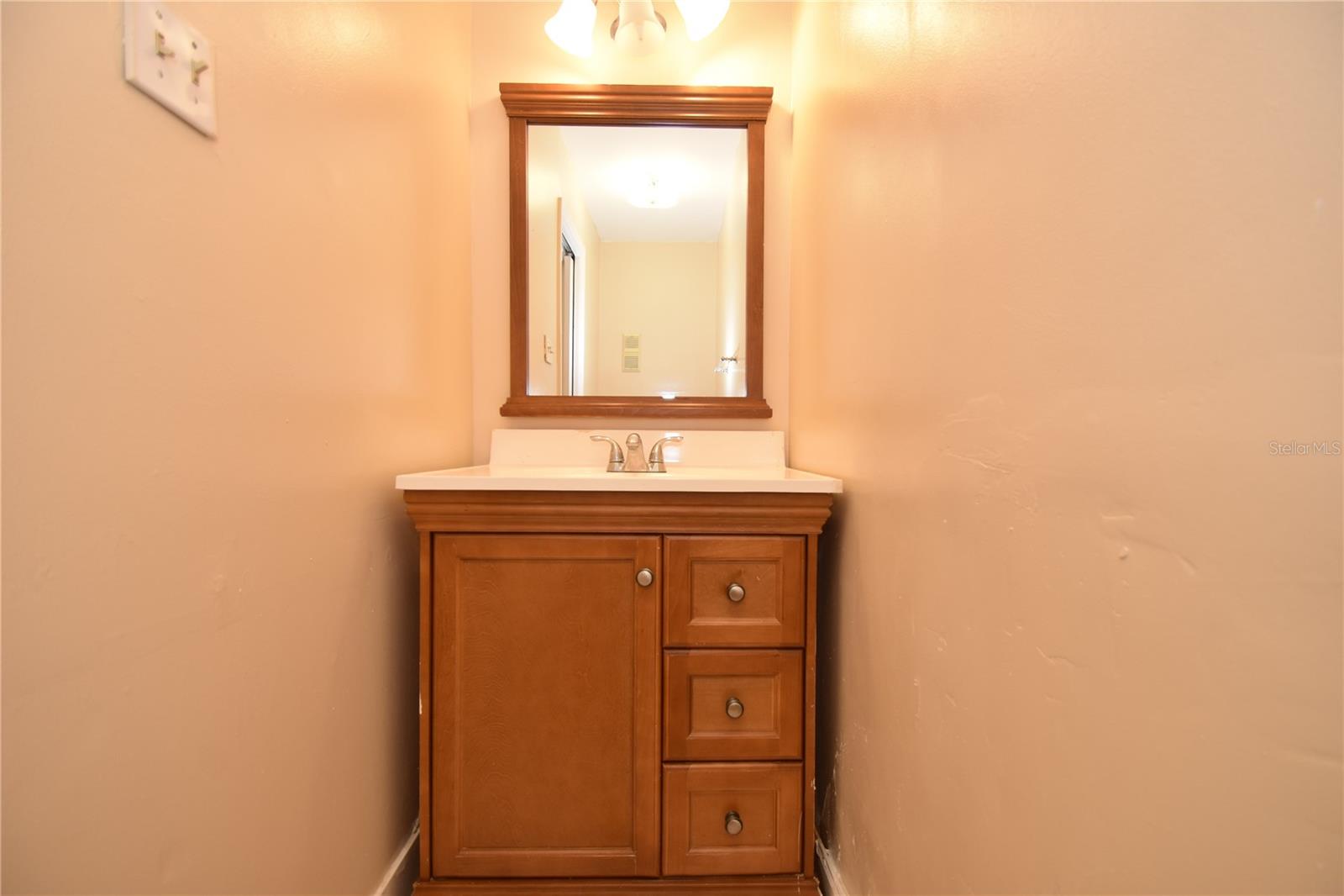 Image 17 of 37 For 15 Florida Park Drive 6