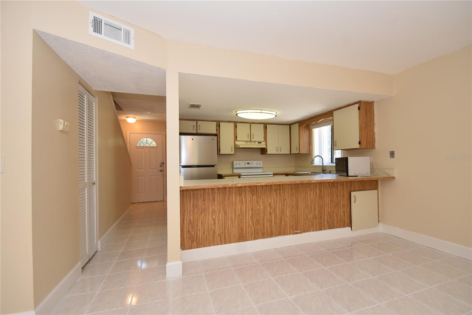 Image 5 of 37 For 15 Florida Park Drive 6