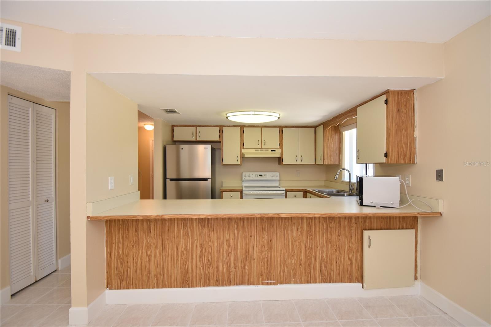 Image 6 of 37 For 15 Florida Park Drive 6