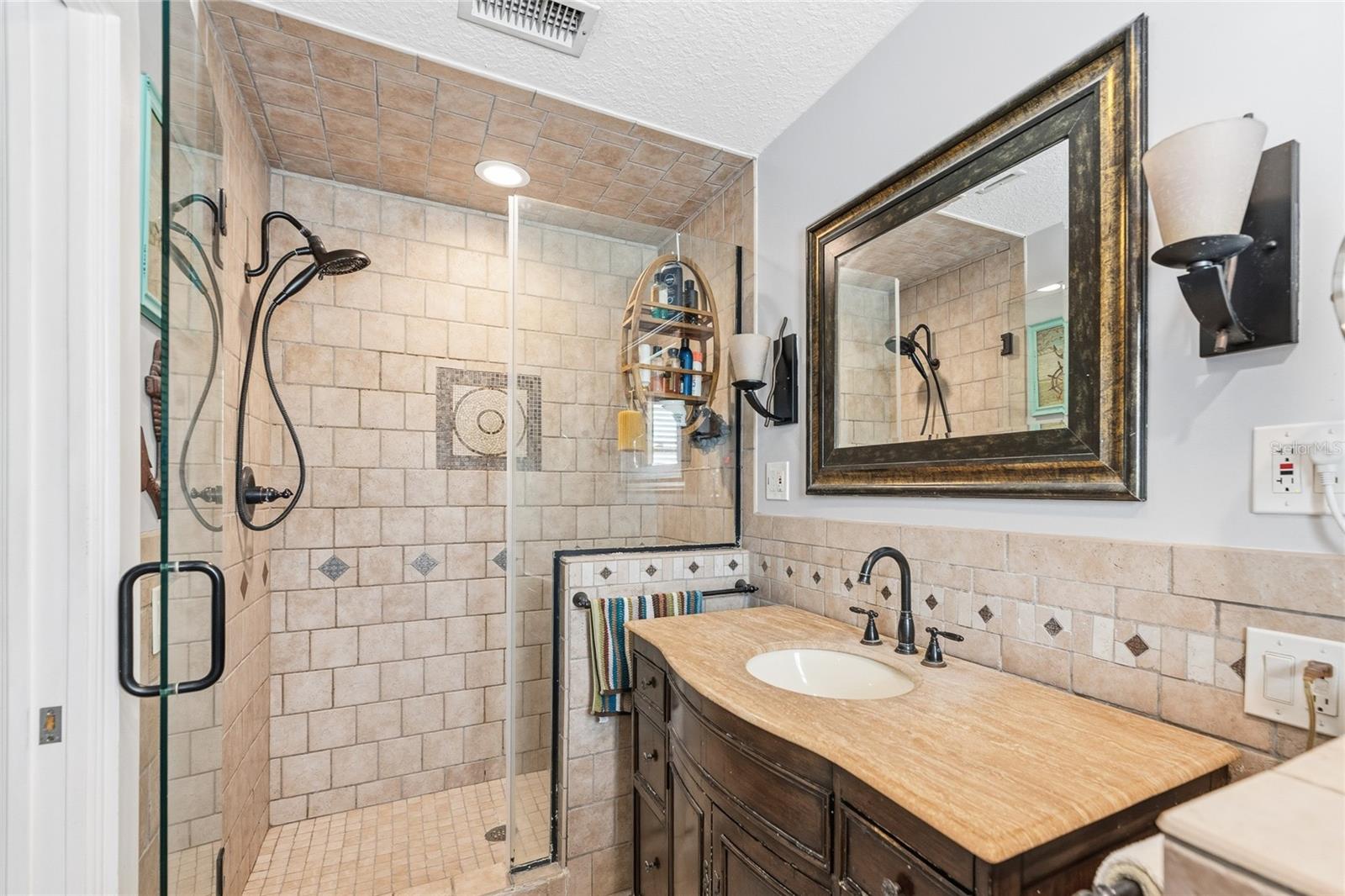 Image 26 of 46 For 511 Twenty-first Street