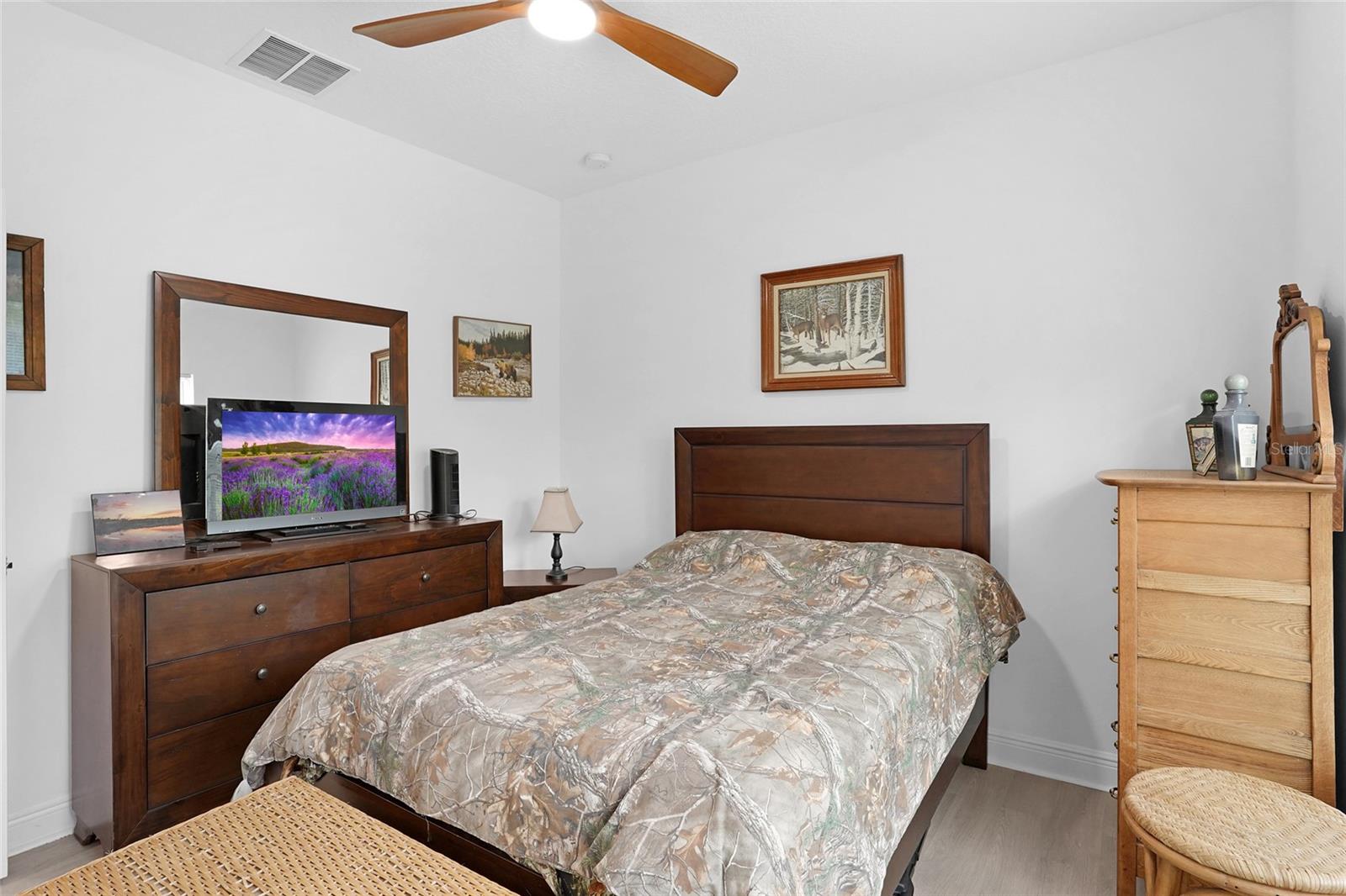 Image 21 of 38 For 10550 Crotty Avenue