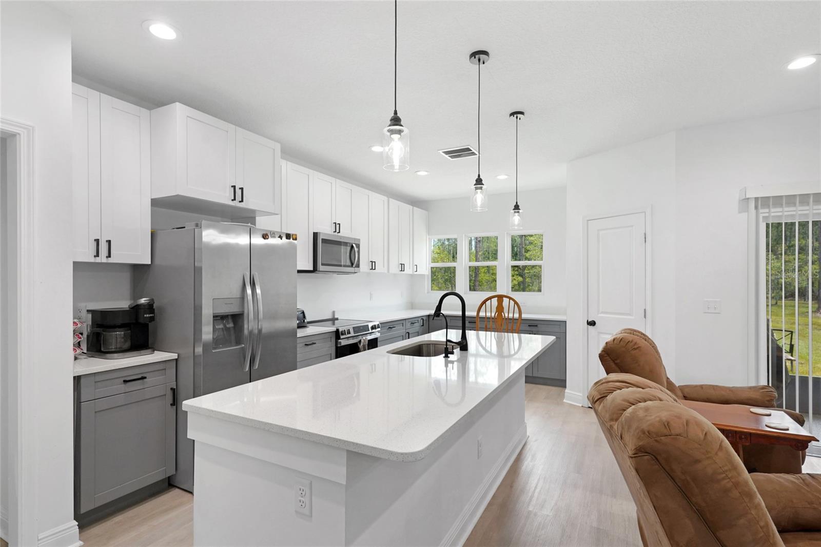 Image 7 of 38 For 10550 Crotty Avenue