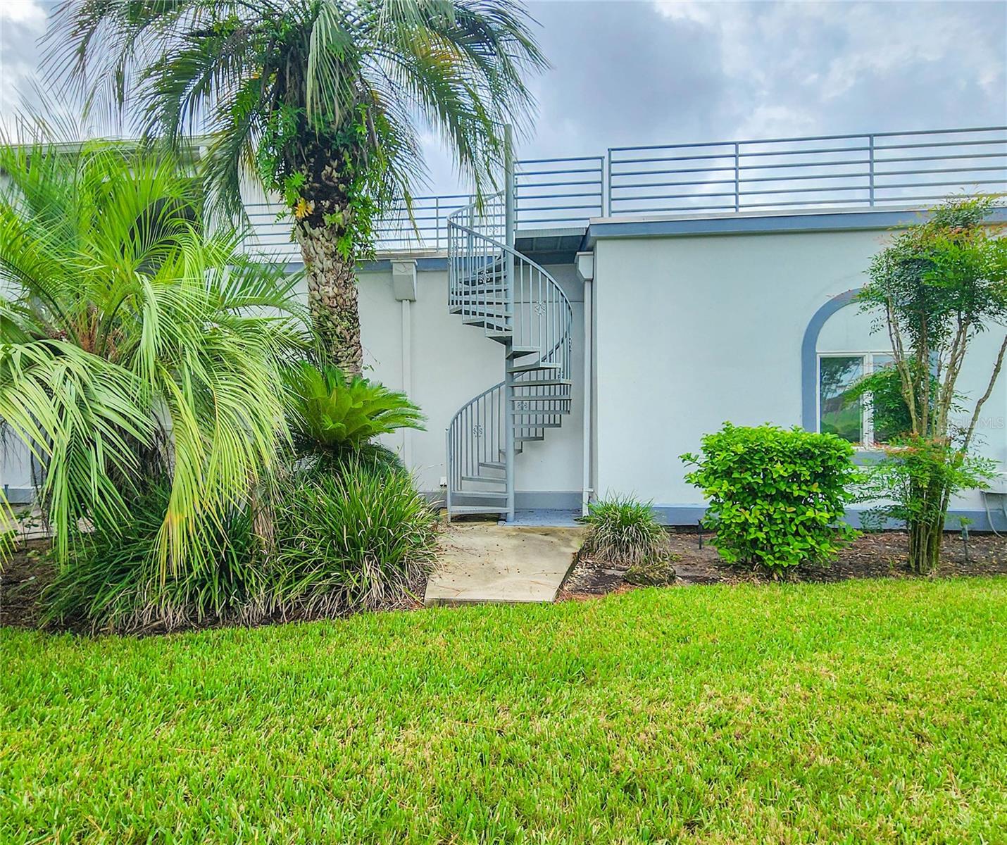 Image 35 of 41 For 1 Bay Pointe Drive