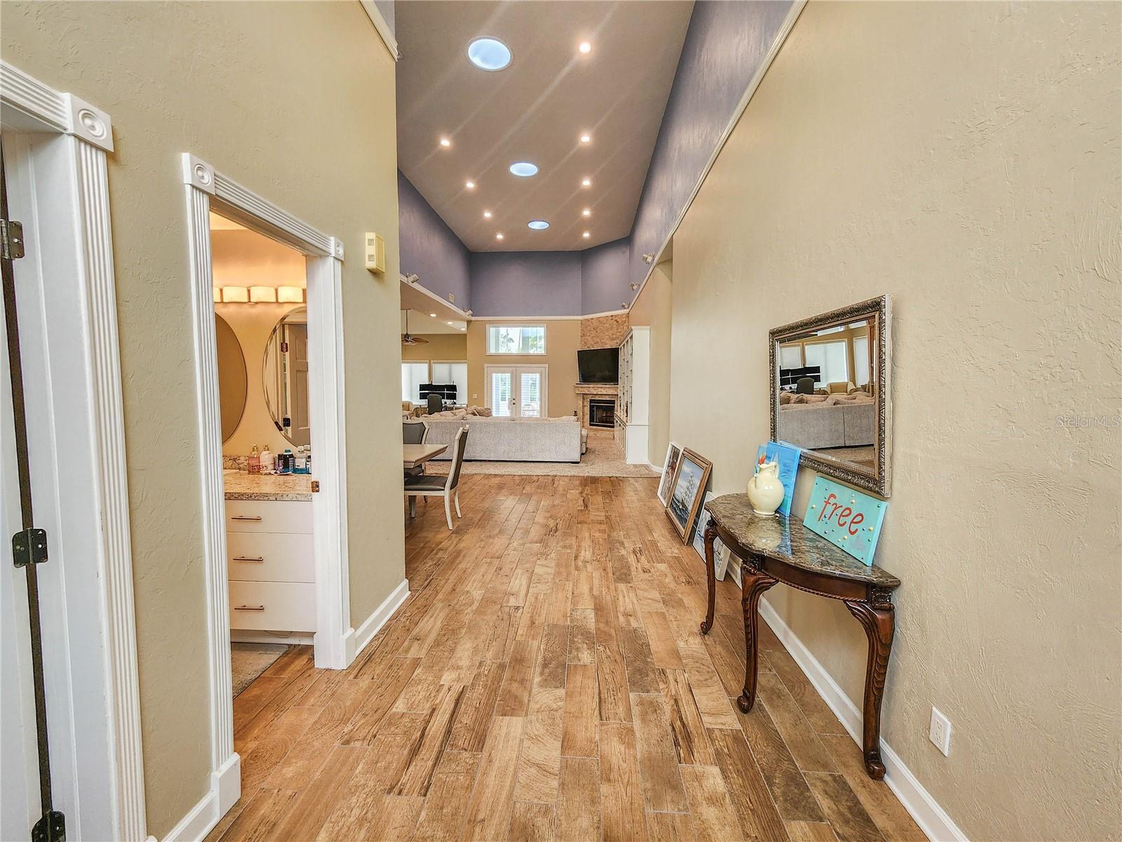 Image 4 of 41 For 1 Bay Pointe Drive