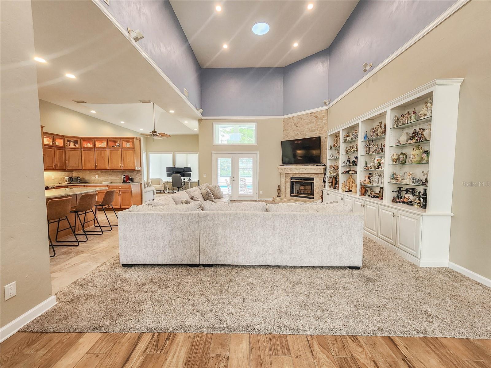 Image 5 of 41 For 1 Bay Pointe Drive