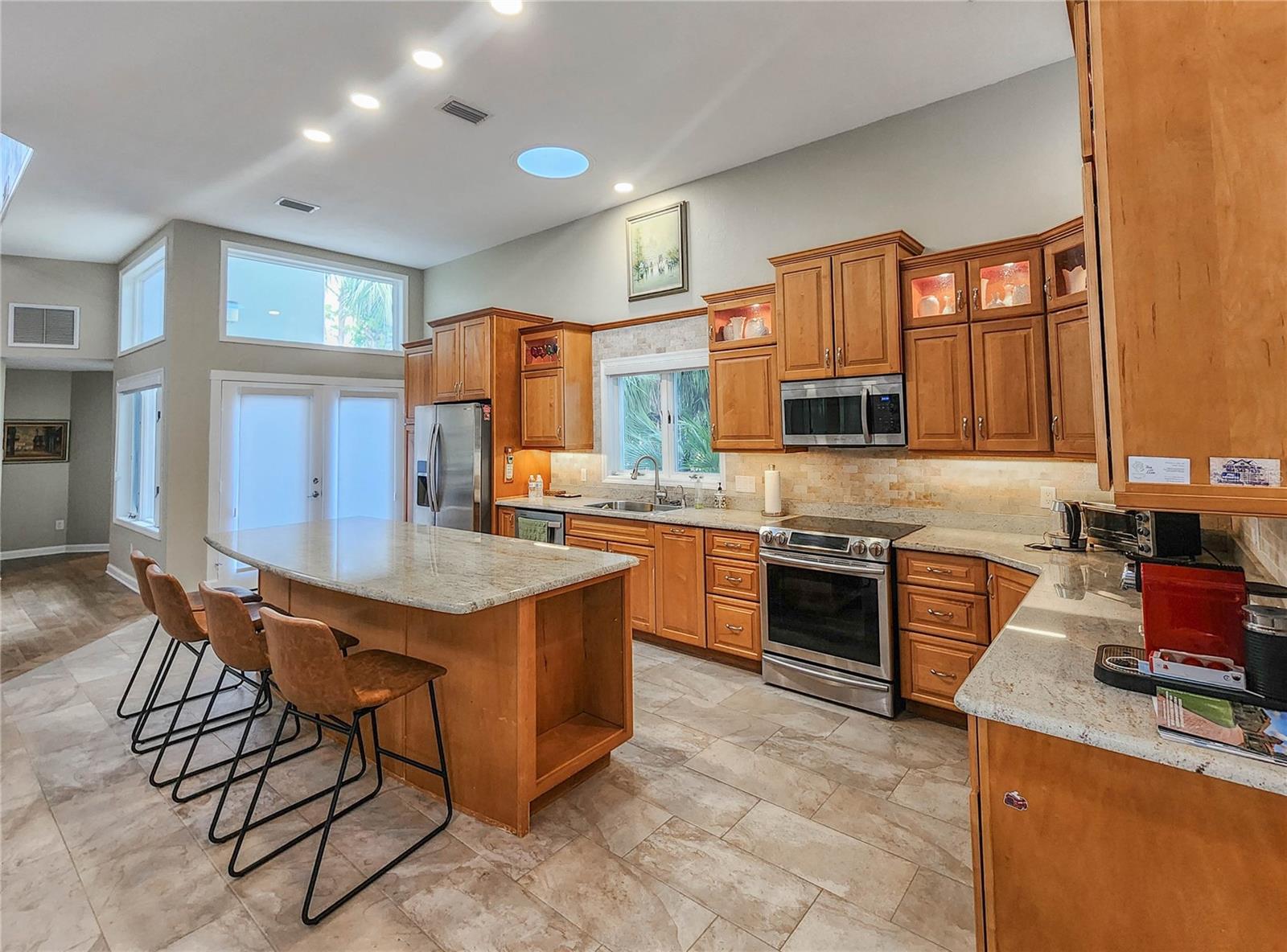 Image 9 of 41 For 1 Bay Pointe Drive