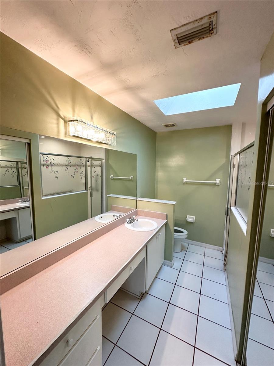 Image 31 of 45 For 26 Woodbury Drive