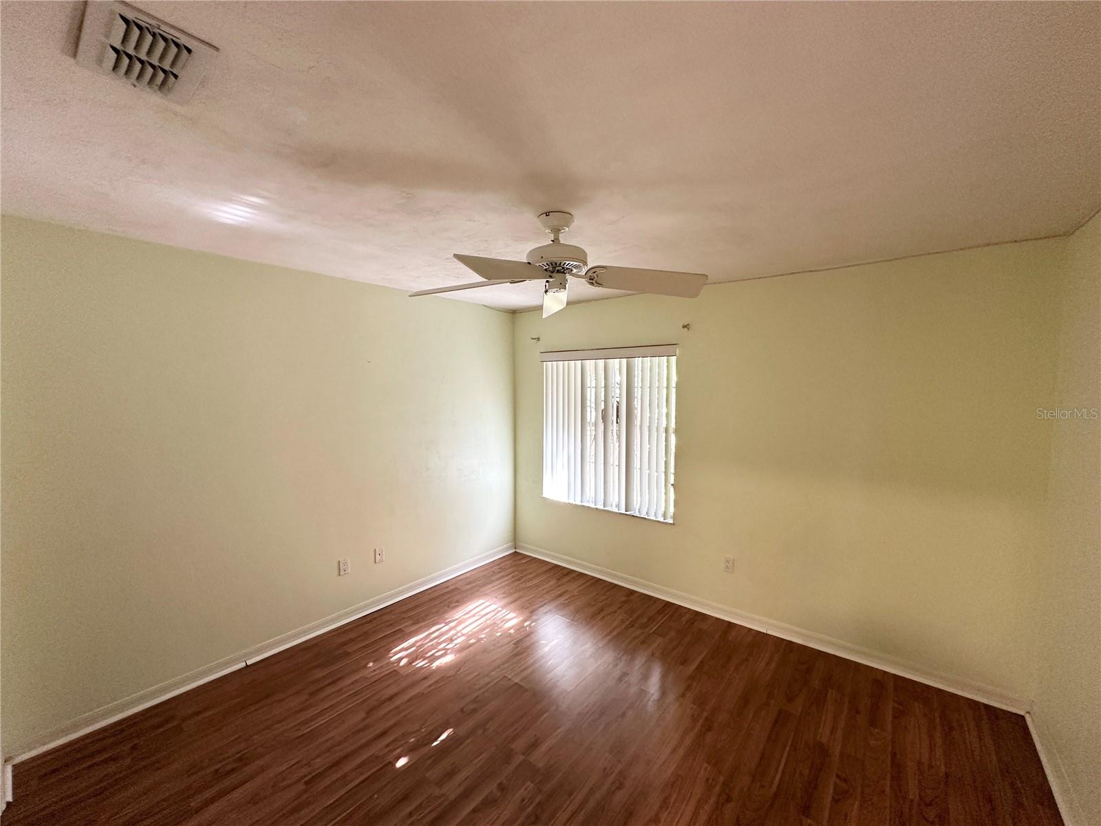 Image 37 of 45 For 26 Woodbury Drive