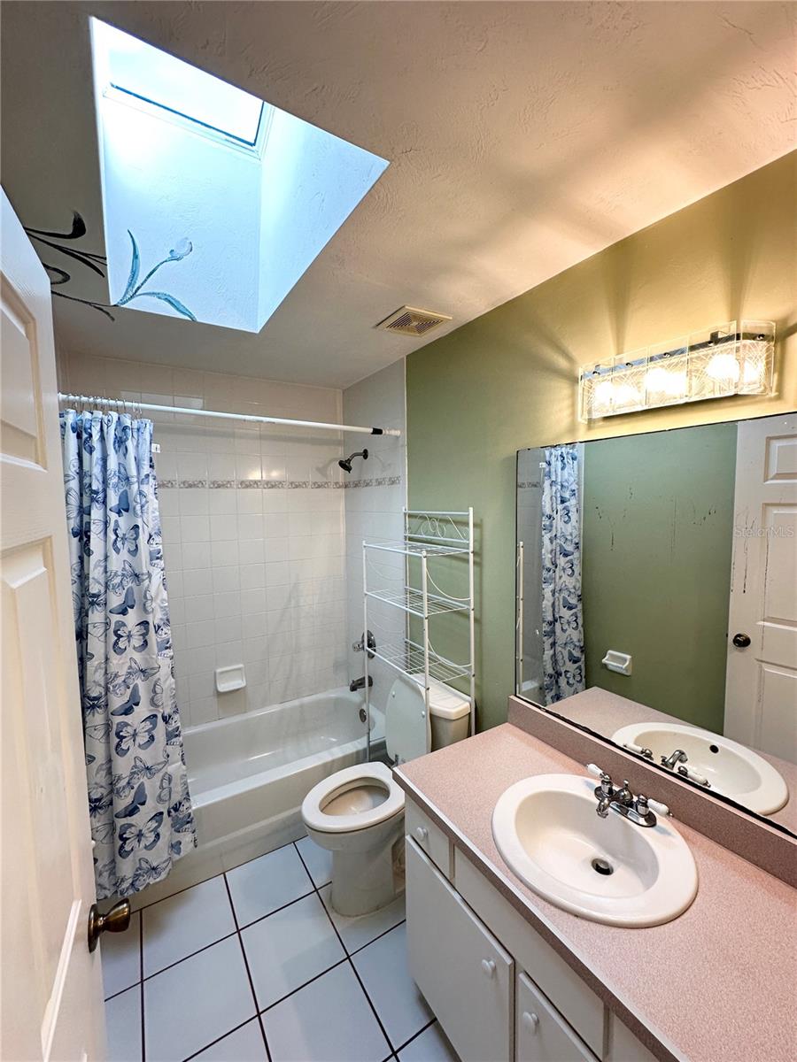 Image 38 of 45 For 26 Woodbury Drive