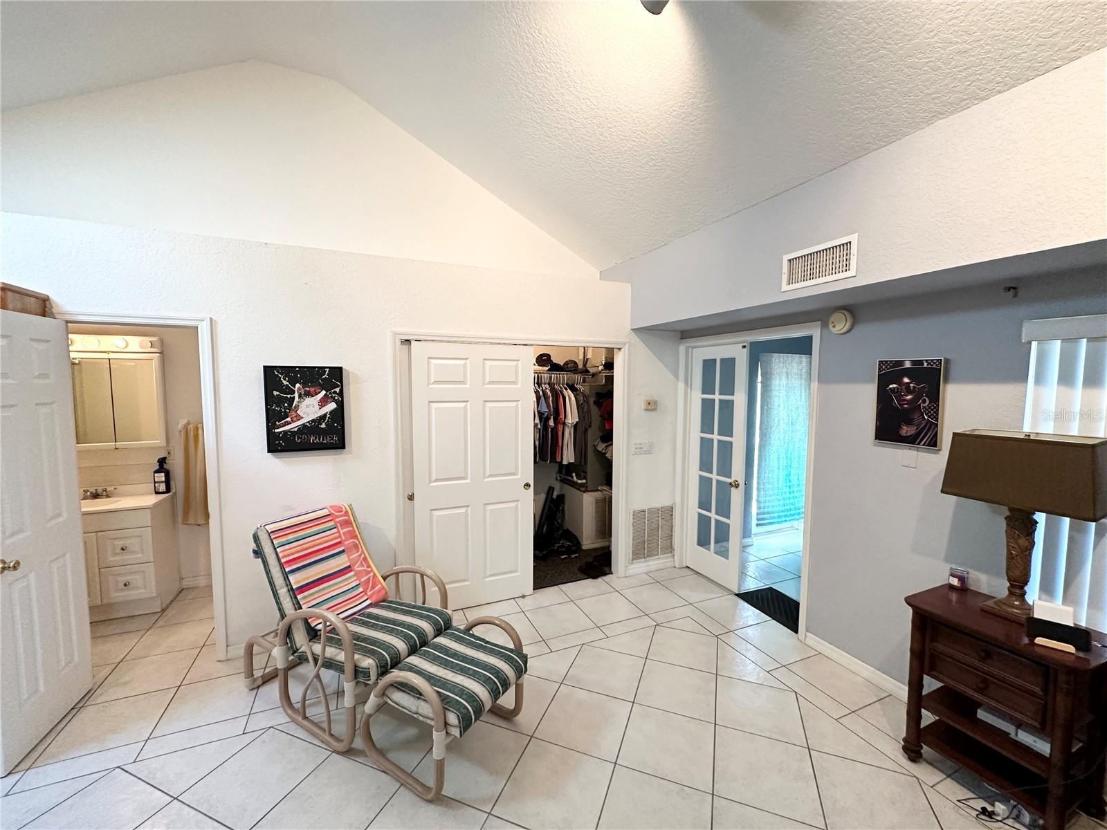 Image 40 of 45 For 26 Woodbury Drive