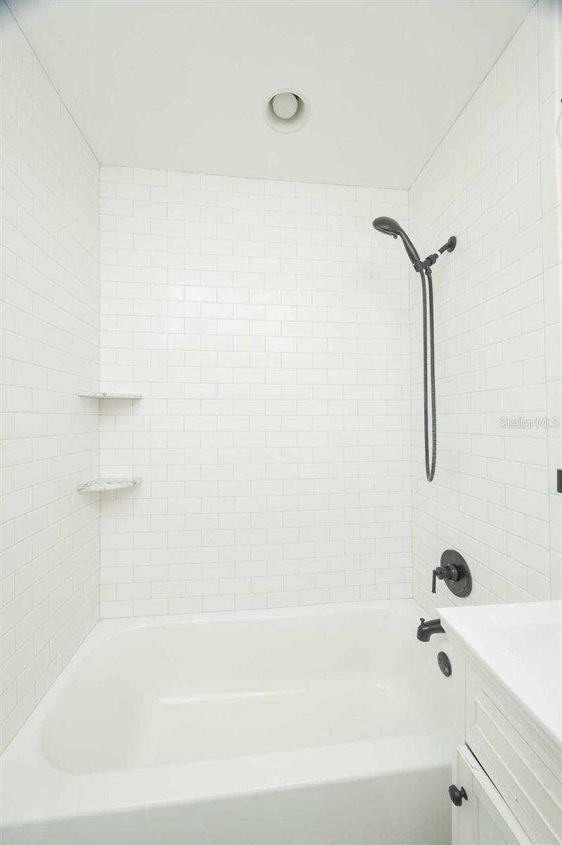 Image 23 of 33 For 2964 Alonso Road