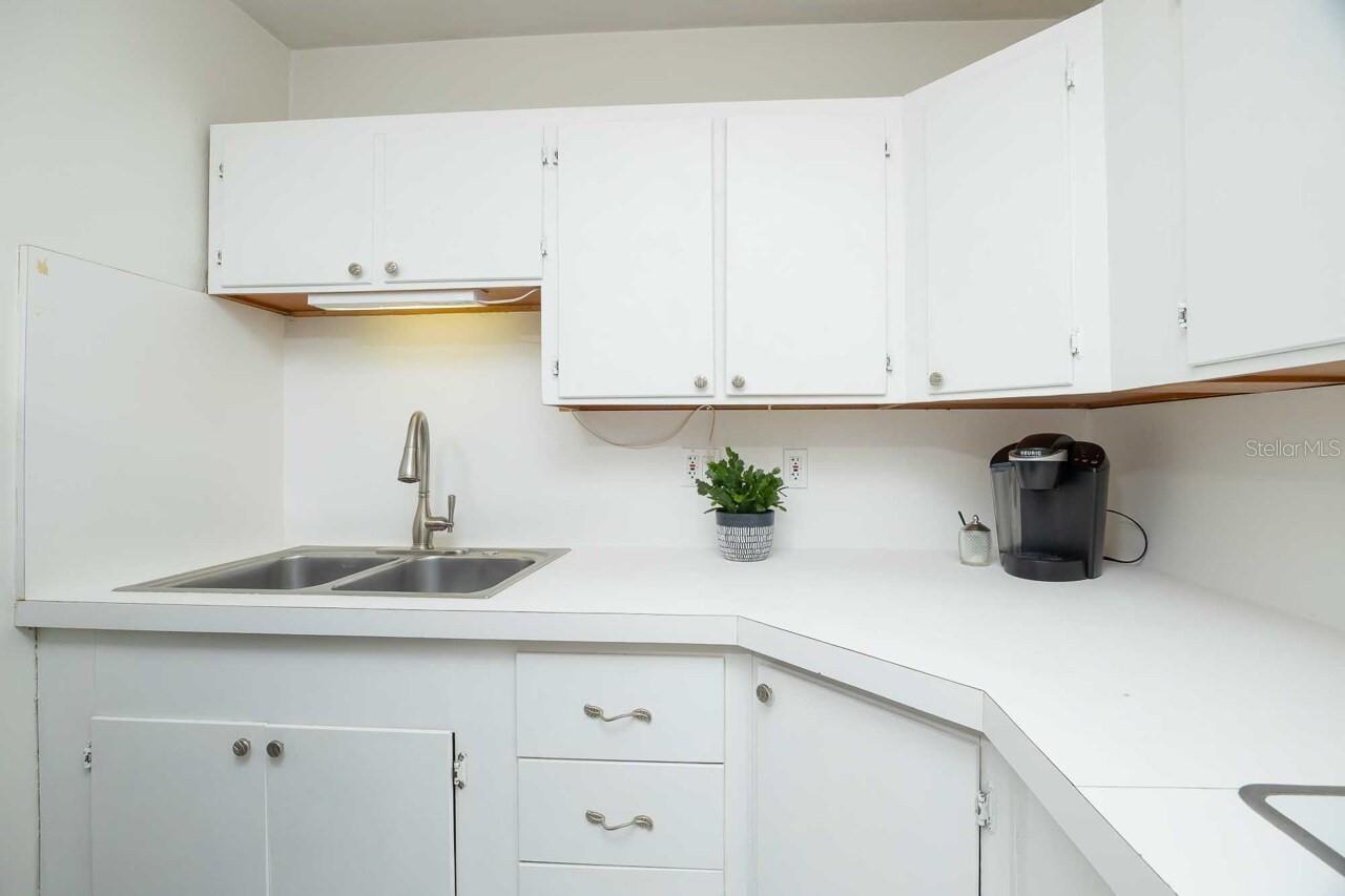 Image 8 of 33 For 2964 Alonso Road