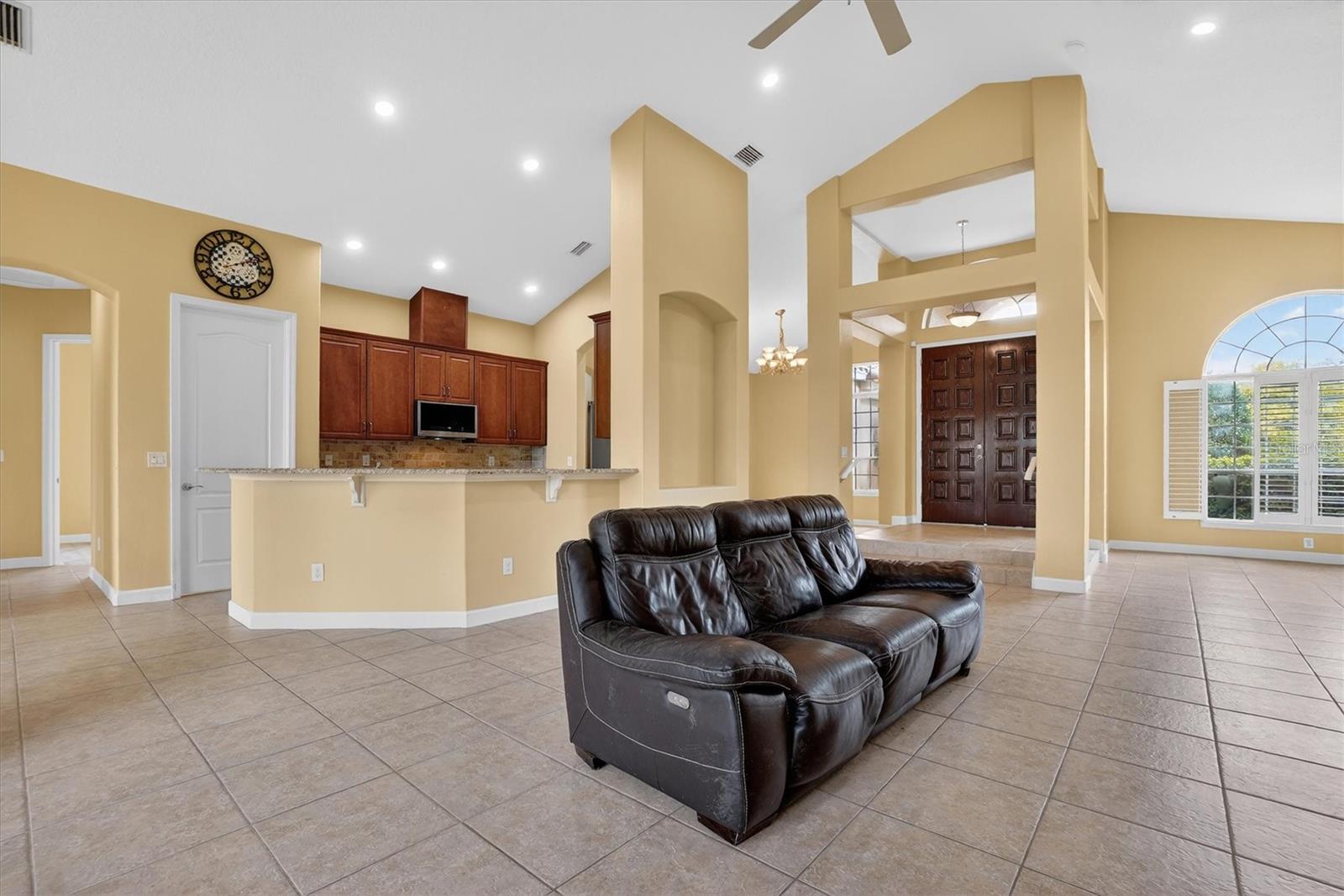 Image 14 of 46 For 13 New Oak Leaf Drive