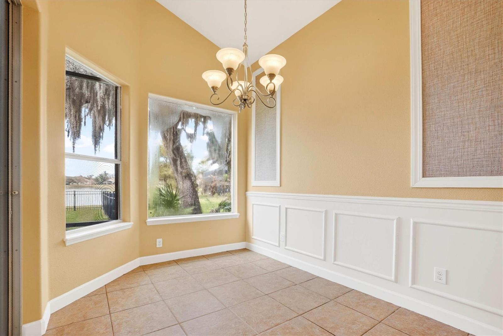 Image 15 of 46 For 13 New Oak Leaf Drive