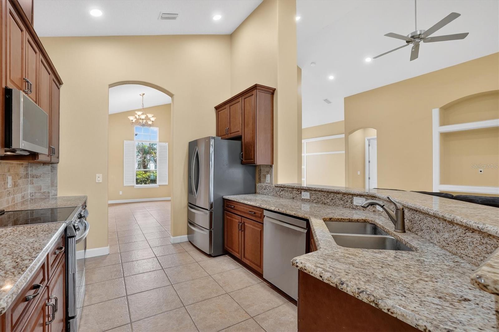 Image 17 of 46 For 13 New Oak Leaf Drive