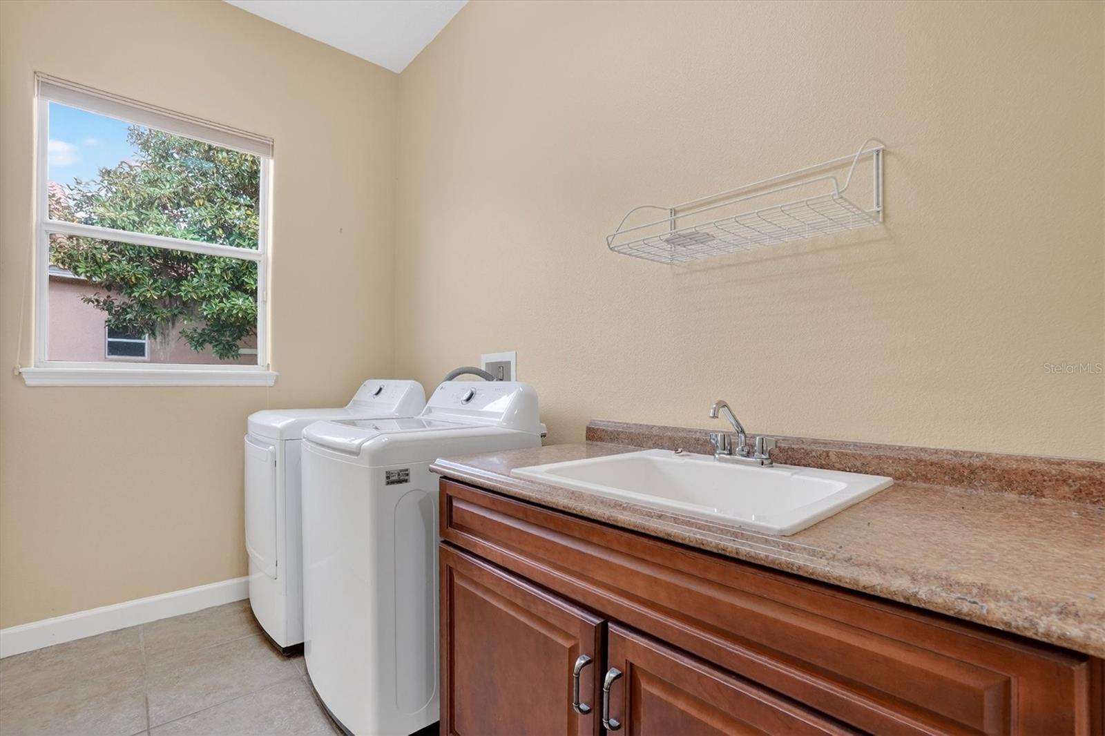 Image 33 of 46 For 13 New Oak Leaf Drive