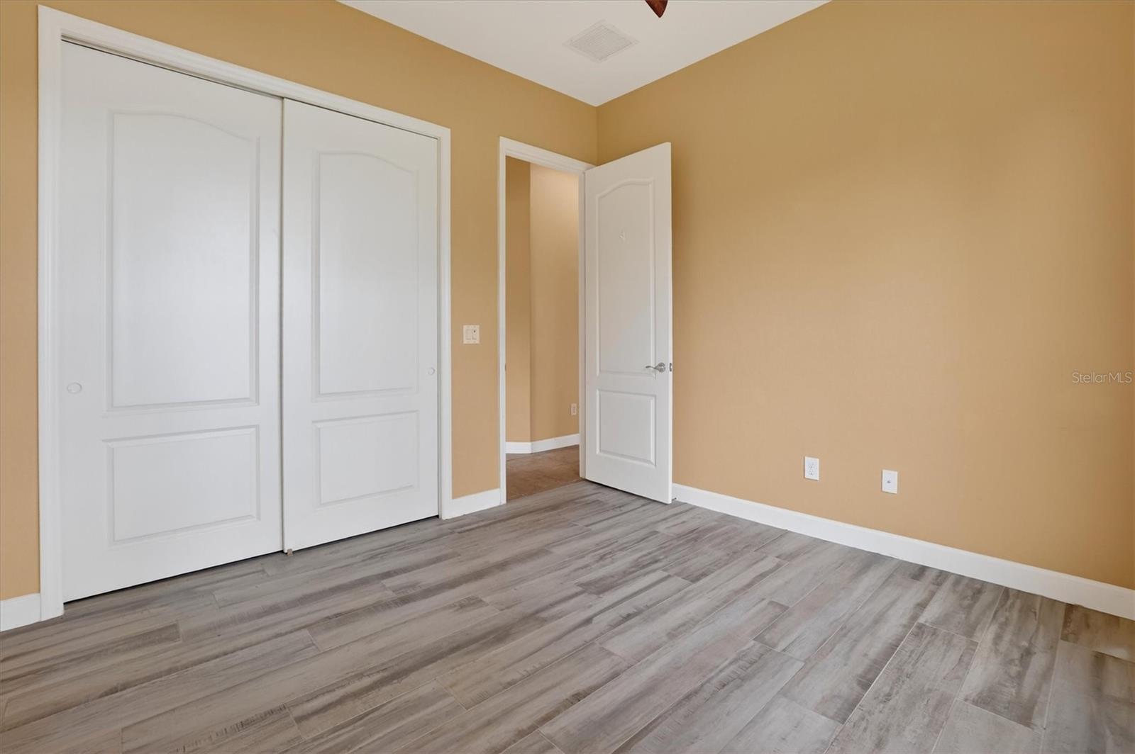 Image 36 of 46 For 13 New Oak Leaf Drive