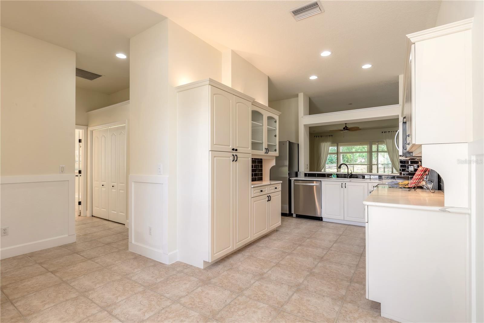 Image 13 of 39 For 3013 Glin Circle