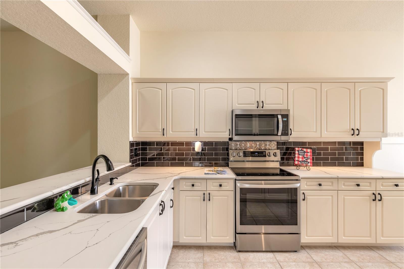 Image 15 of 39 For 3013 Glin Circle