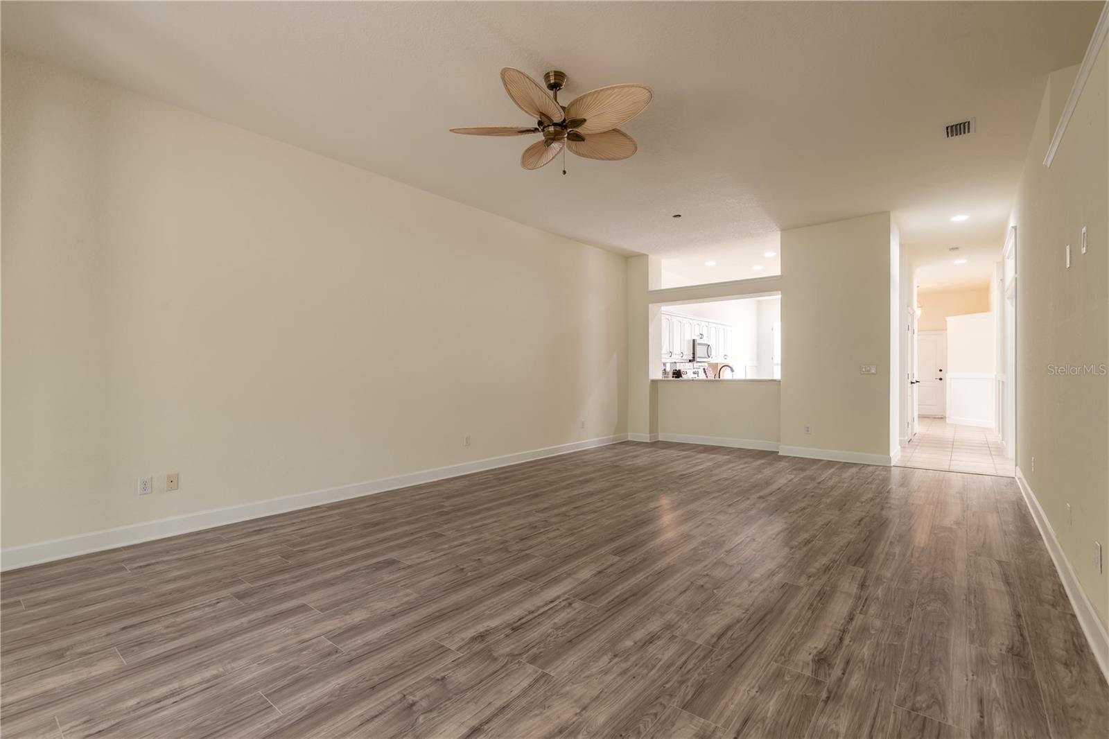 Image 8 of 39 For 3013 Glin Circle