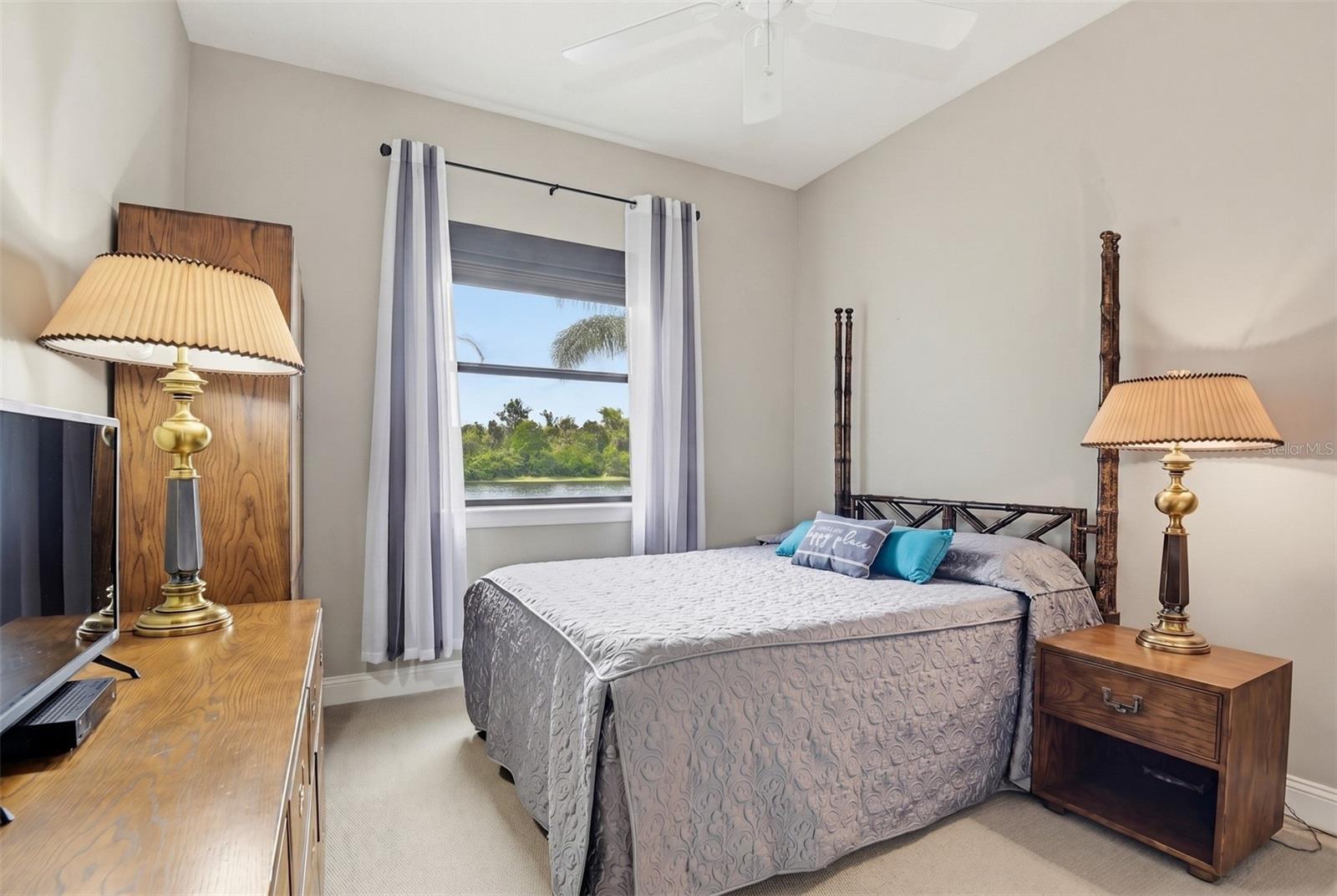 Image 31 of 70 For 204 Willow Oak Way