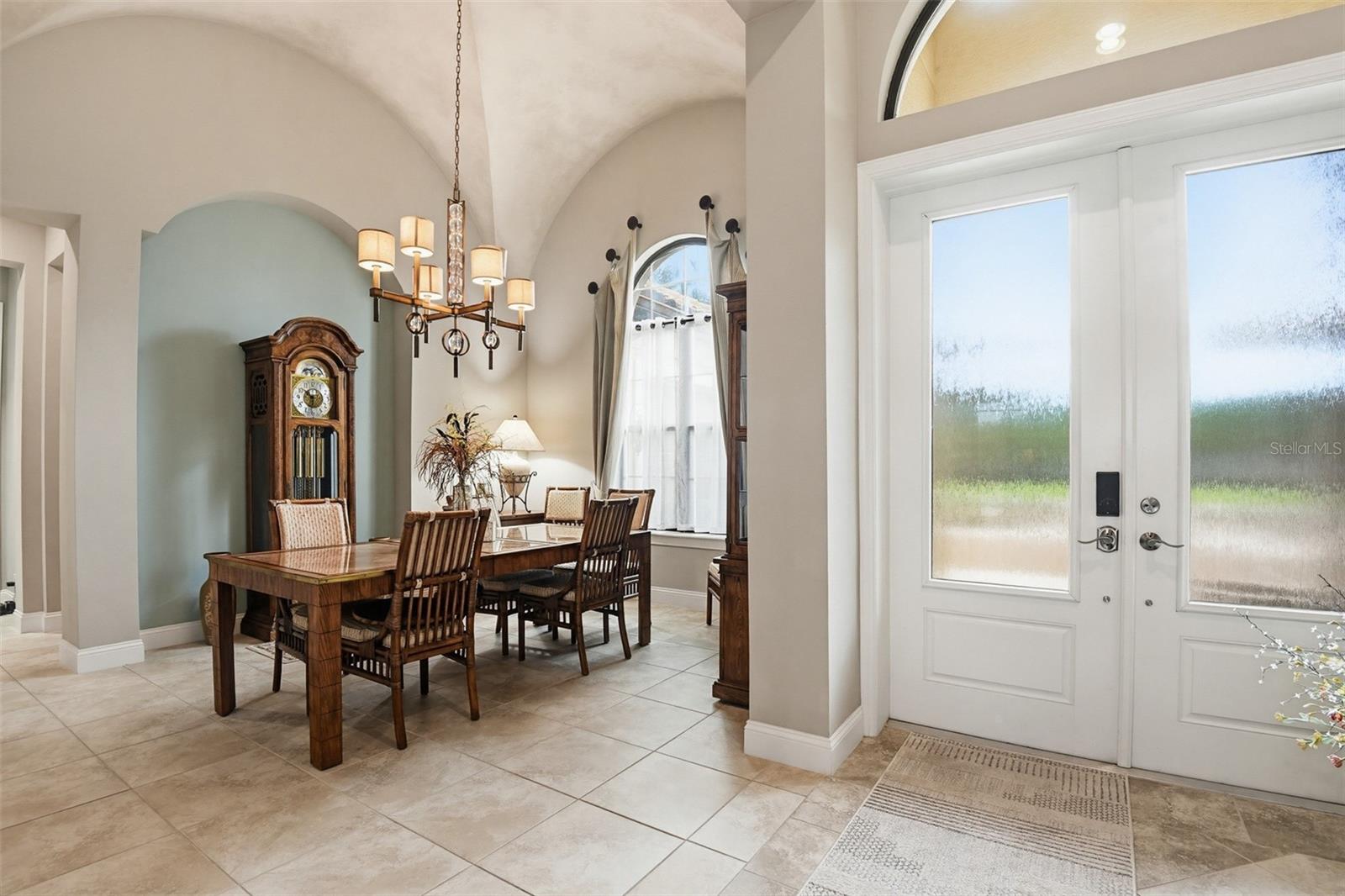 Image 9 of 70 For 204 Willow Oak Way