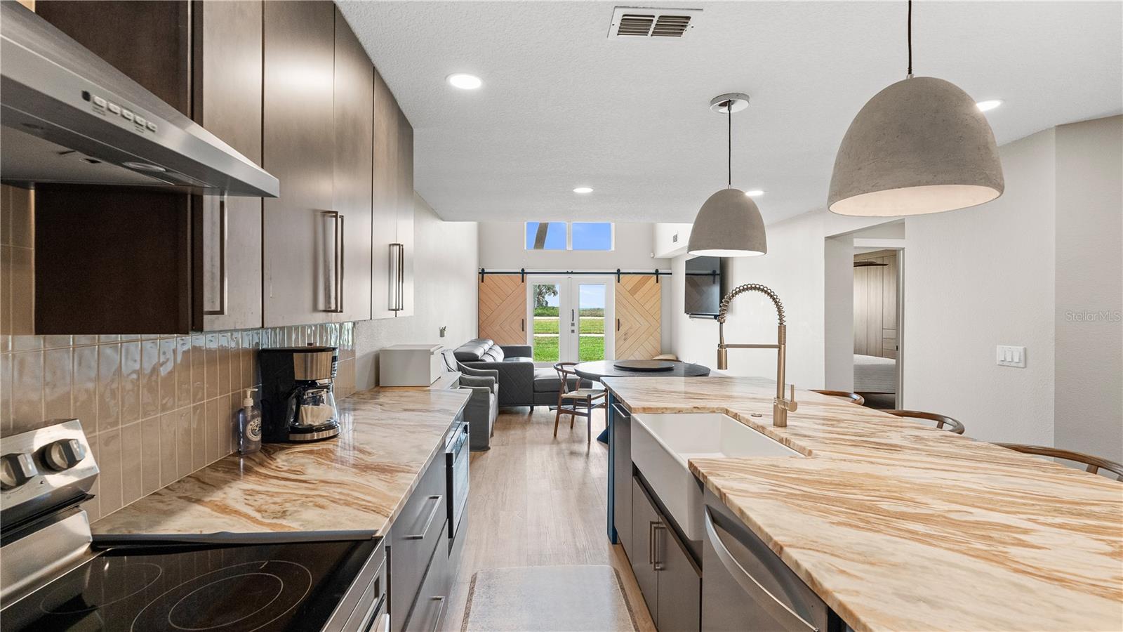 Image 15 of 92 For 3400 Ocean Shore Boulevard 4