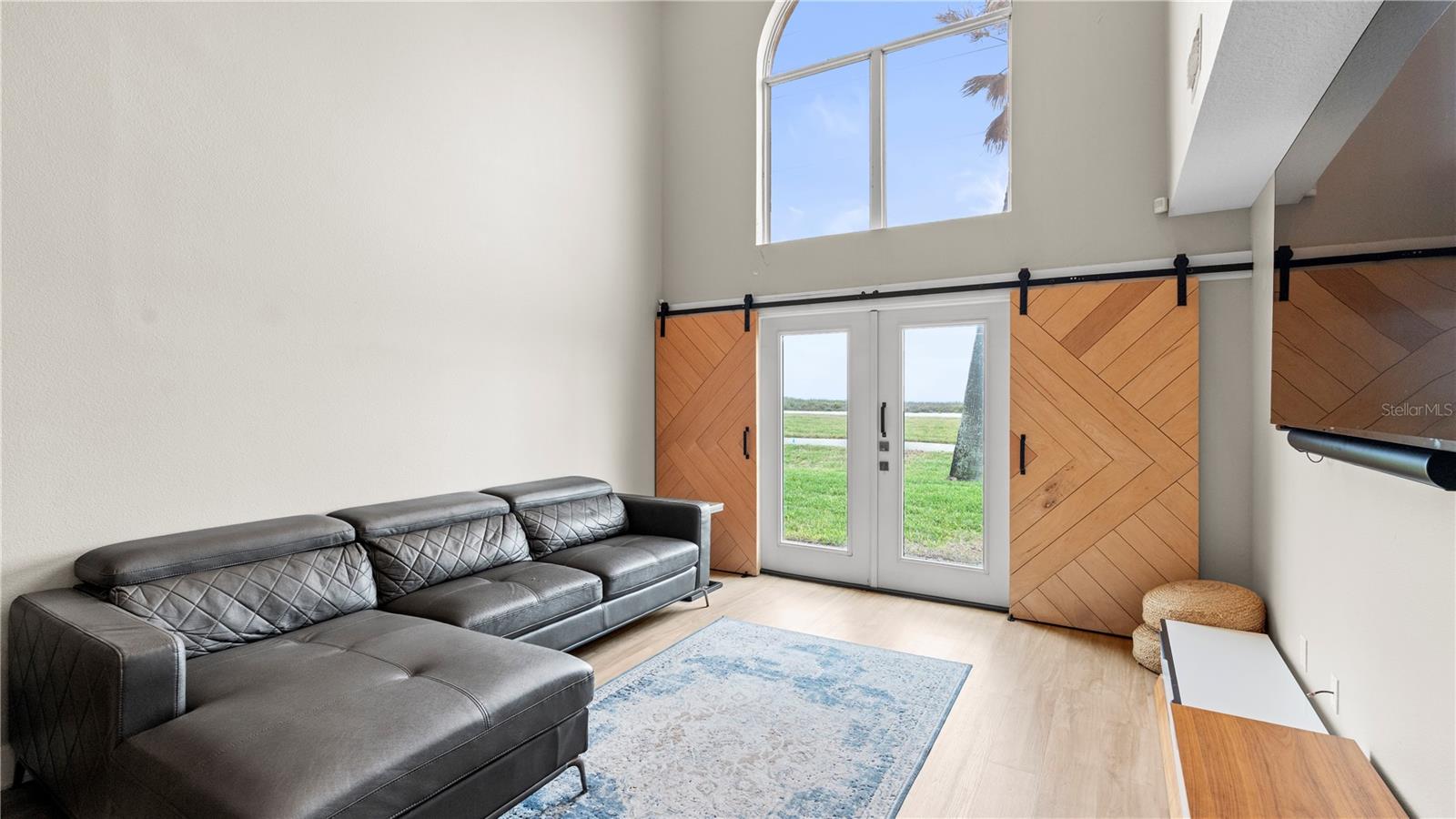 Image 21 of 92 For 3400 Ocean Shore Boulevard 4