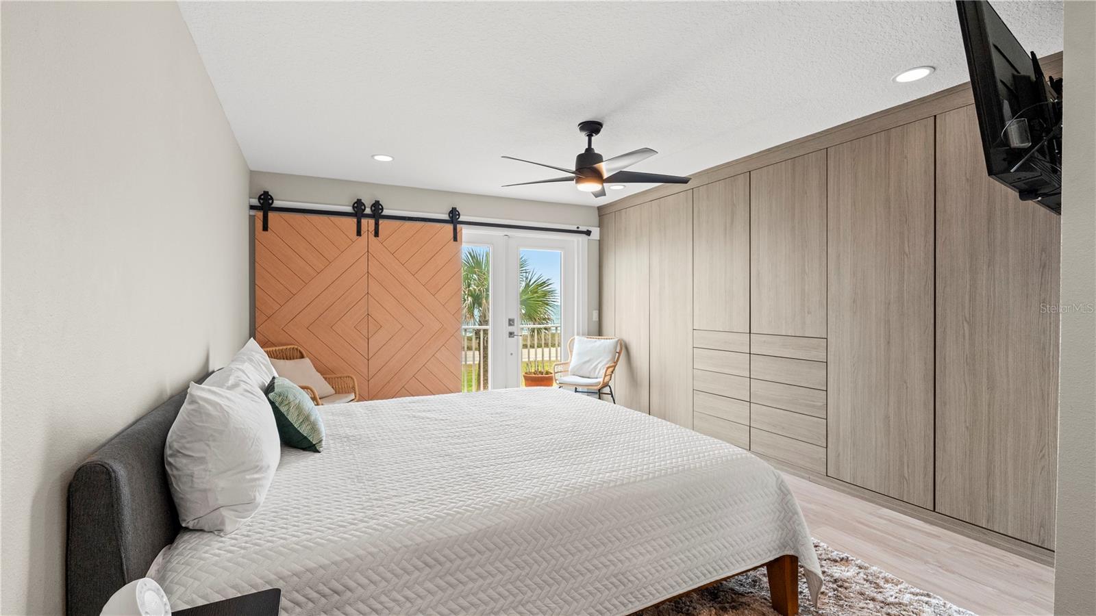 Image 28 of 92 For 3400 Ocean Shore Boulevard 4