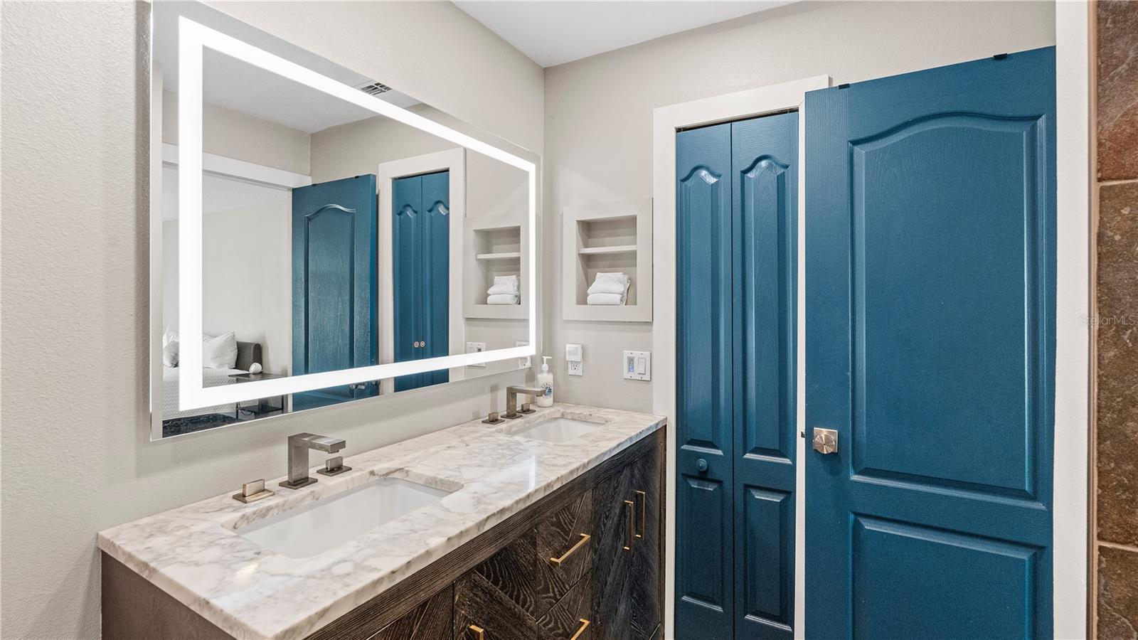 Image 30 of 92 For 3400 Ocean Shore Boulevard 4