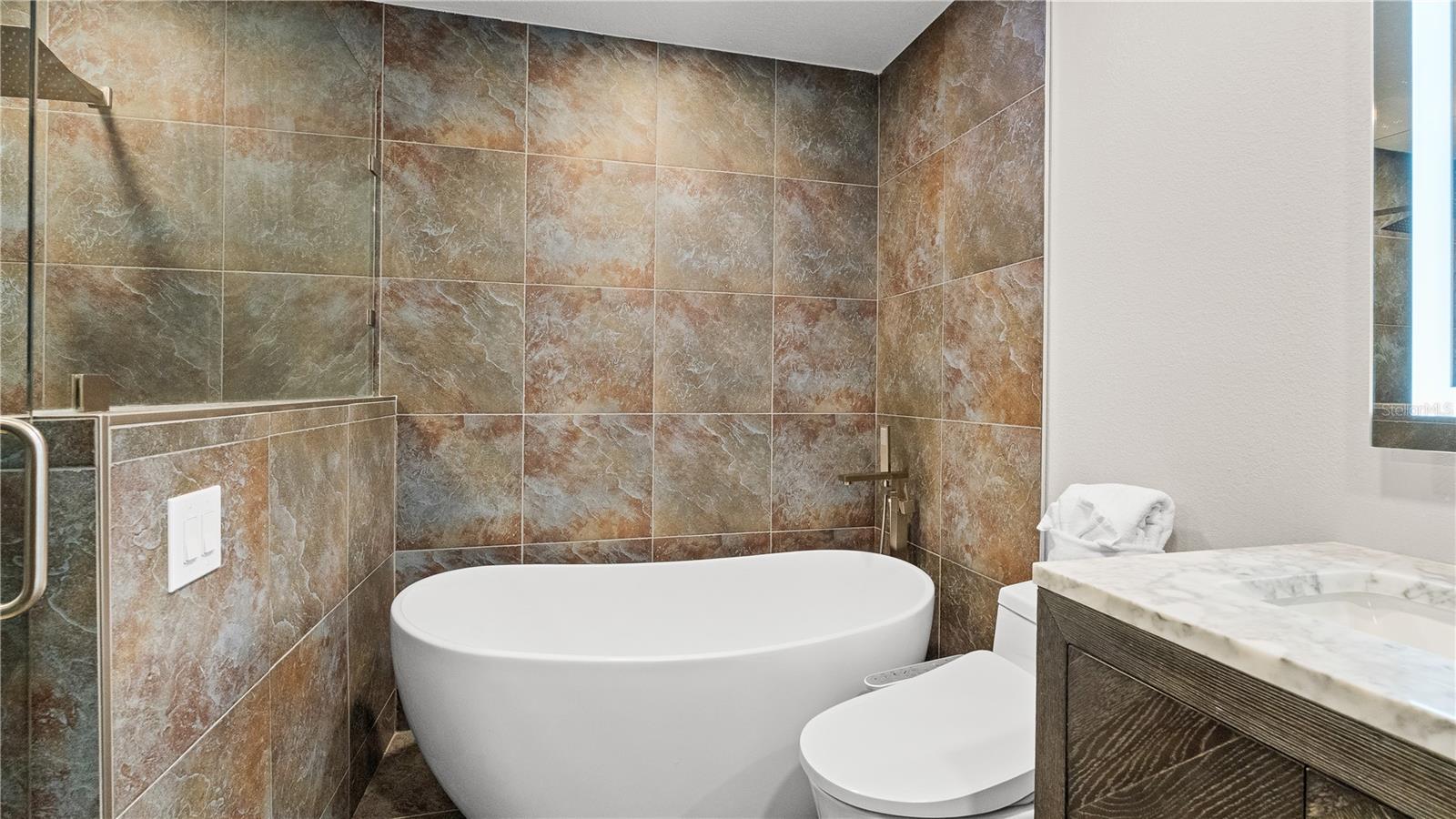 Image 38 of 92 For 3400 Ocean Shore Boulevard 4