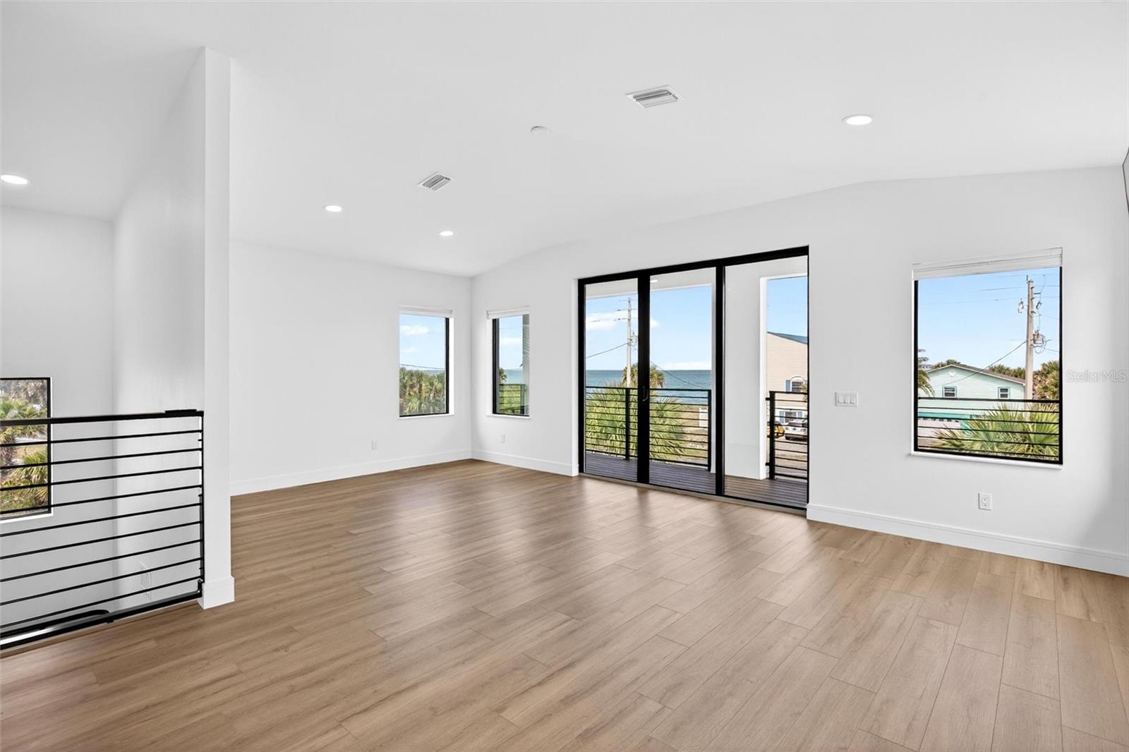 Image 33 of 85 For 2946 Ocean Shore Boulevard
