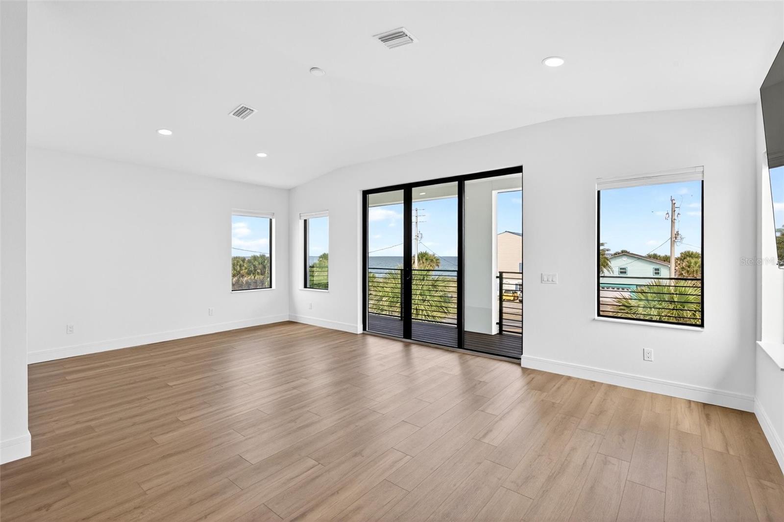 Image 39 of 85 For 2946 Ocean Shore Boulevard