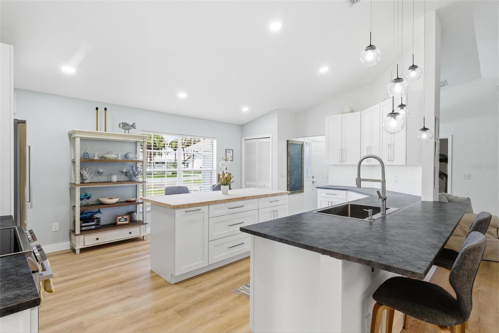 Image 8 of 36 For 4589 Alder Drive