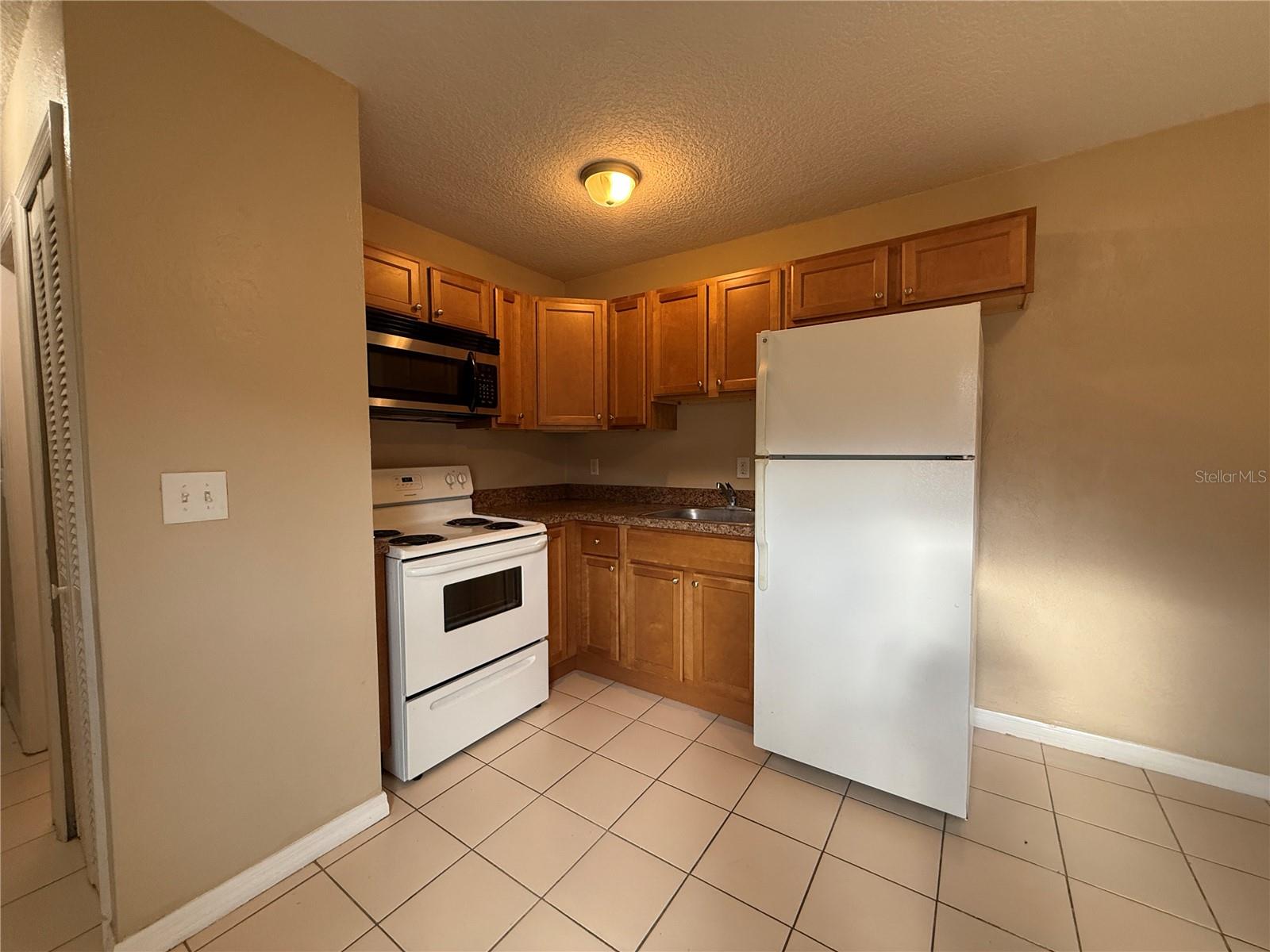 Image 3 of 6 For 601 Hardy Street 8
