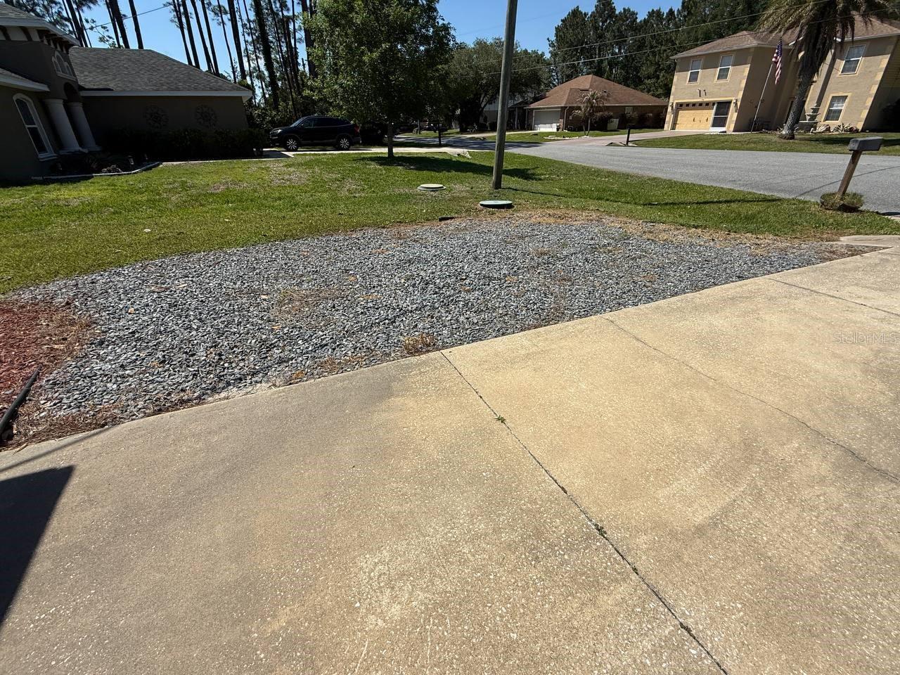 Image 10 of 11 For 121 Lindsay Drive