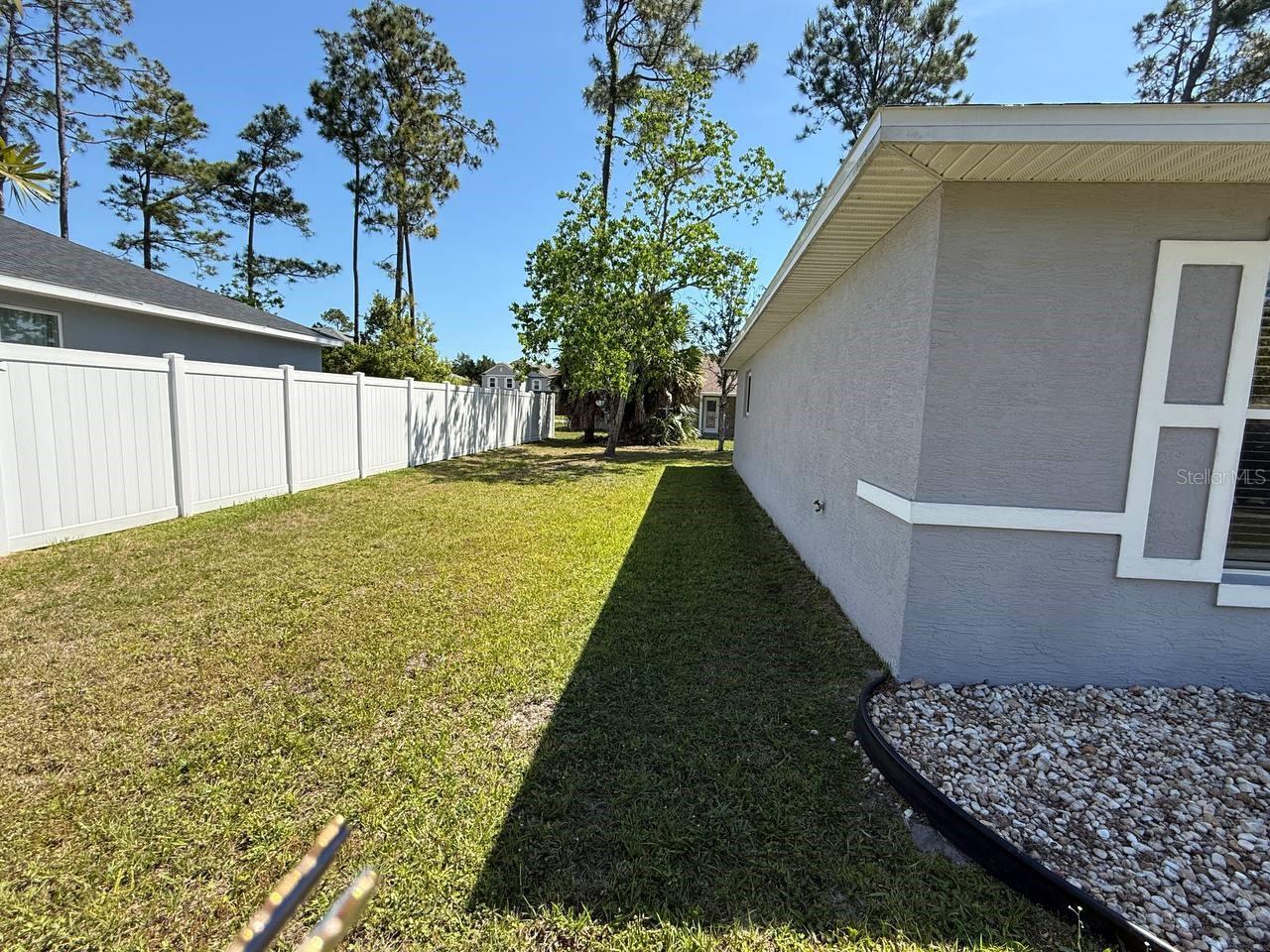 Image 8 of 11 For 121 Lindsay Drive