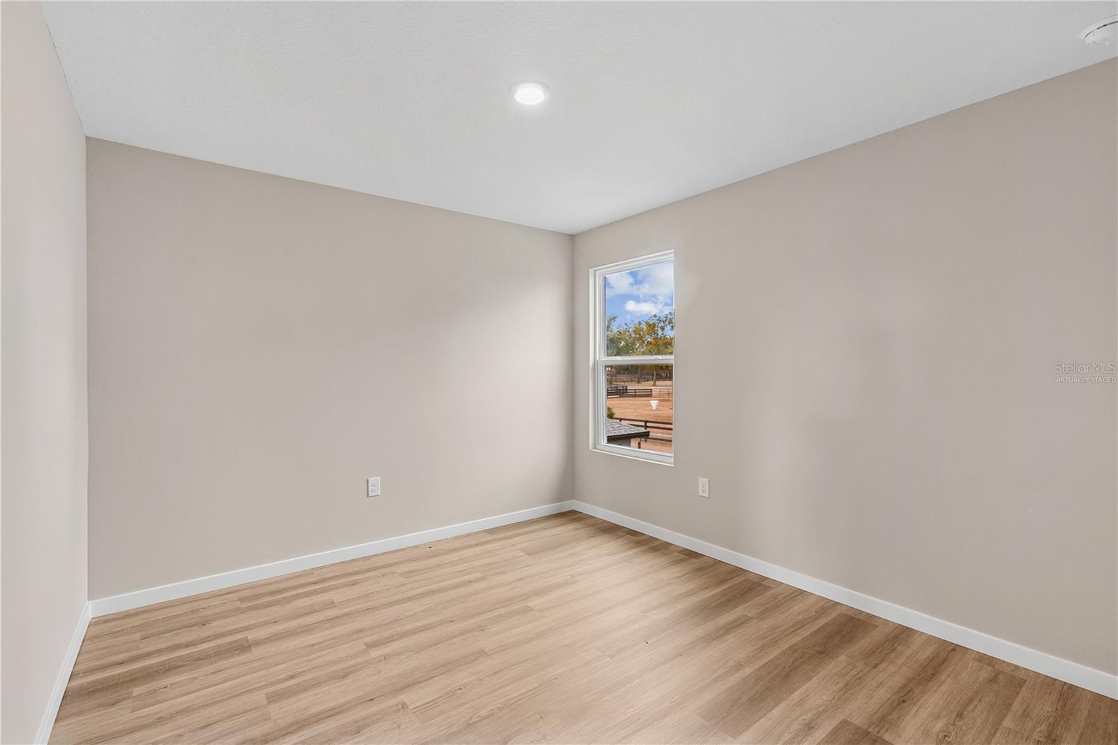 Image 14 of 30 For 90 Springwood Drive