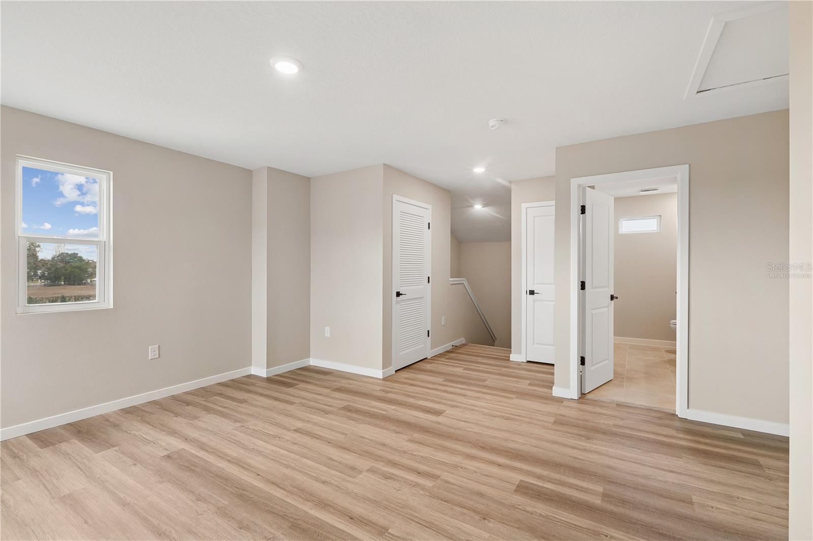 Image 17 of 30 For 90 Springwood Drive