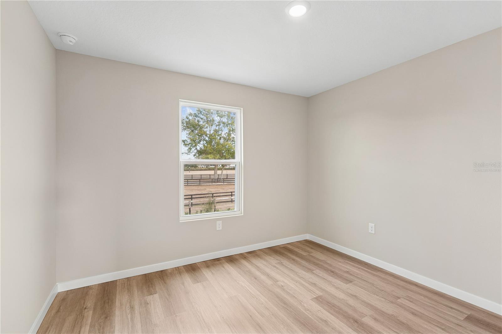 Image 18 of 30 For 90 Springwood Drive