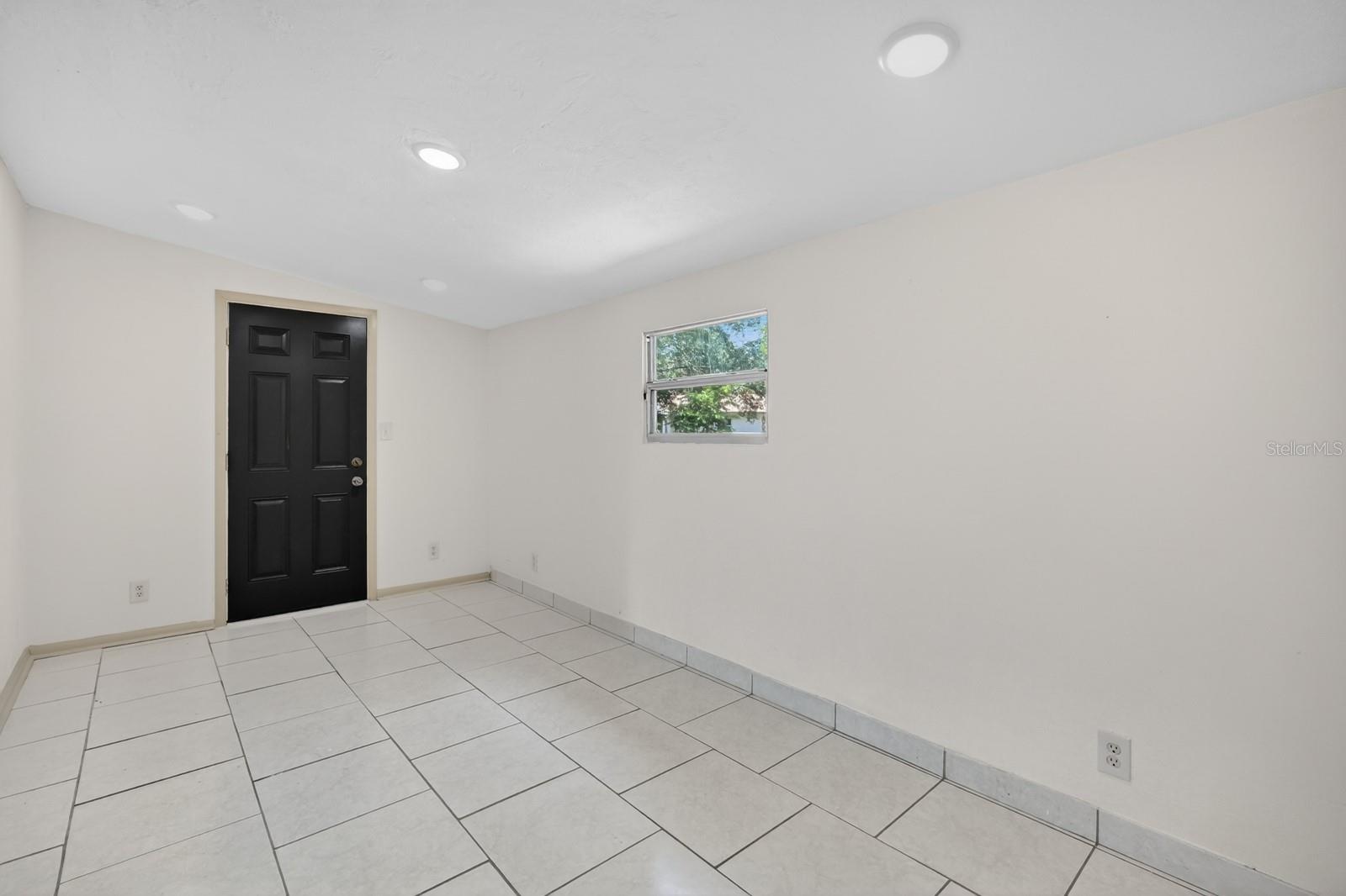 Image 19 of 42 For 1060 Patrick Circle