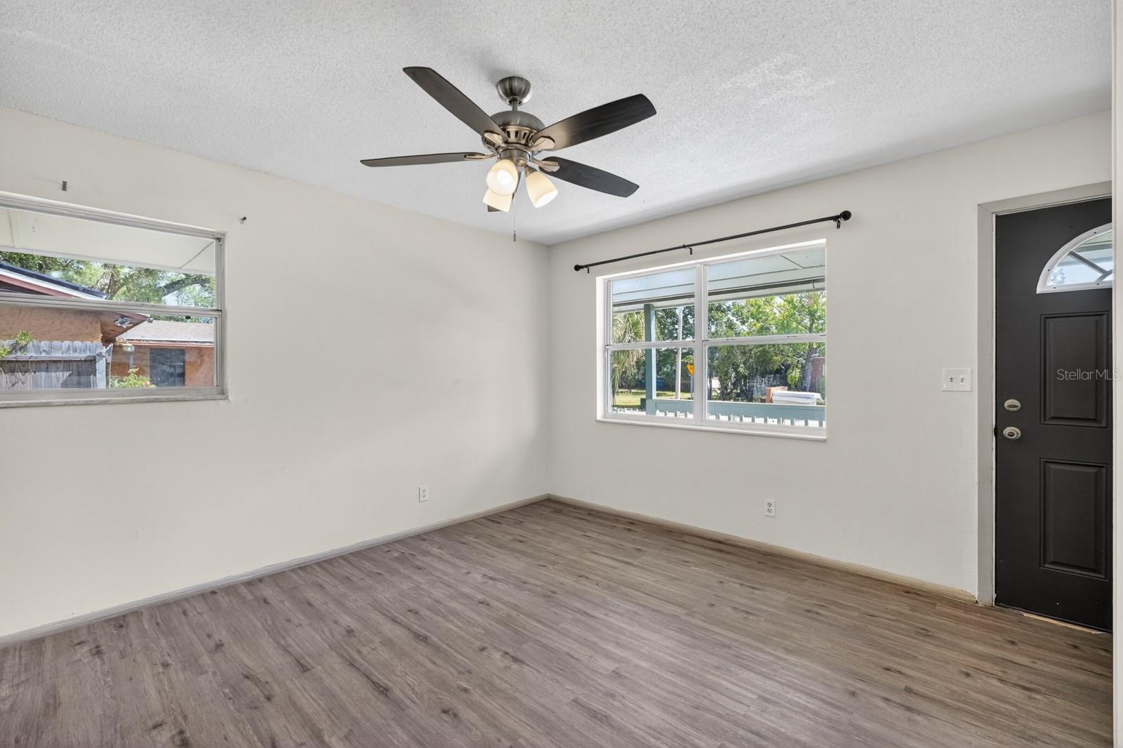 Image 6 of 42 For 1060 Patrick Circle