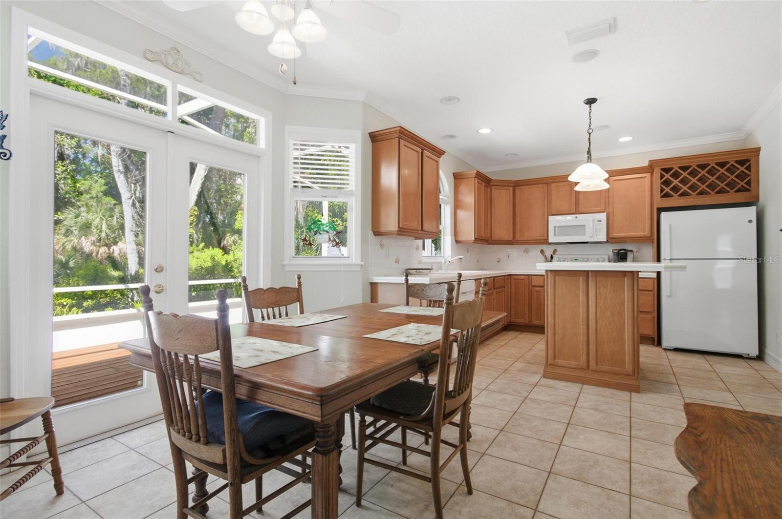 Image 13 of 47 For 9 Whitehall Court