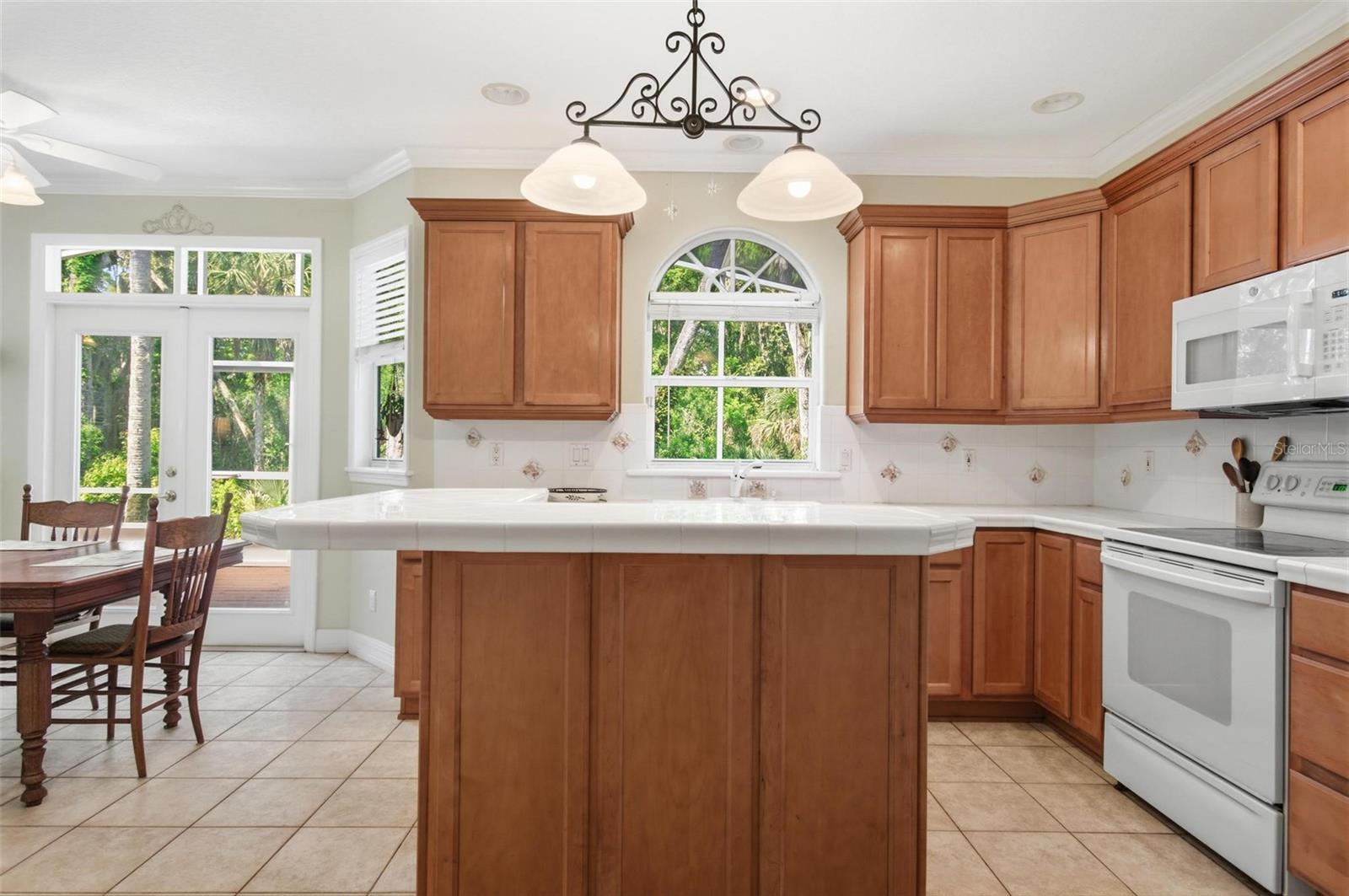 Image 15 of 47 For 9 Whitehall Court